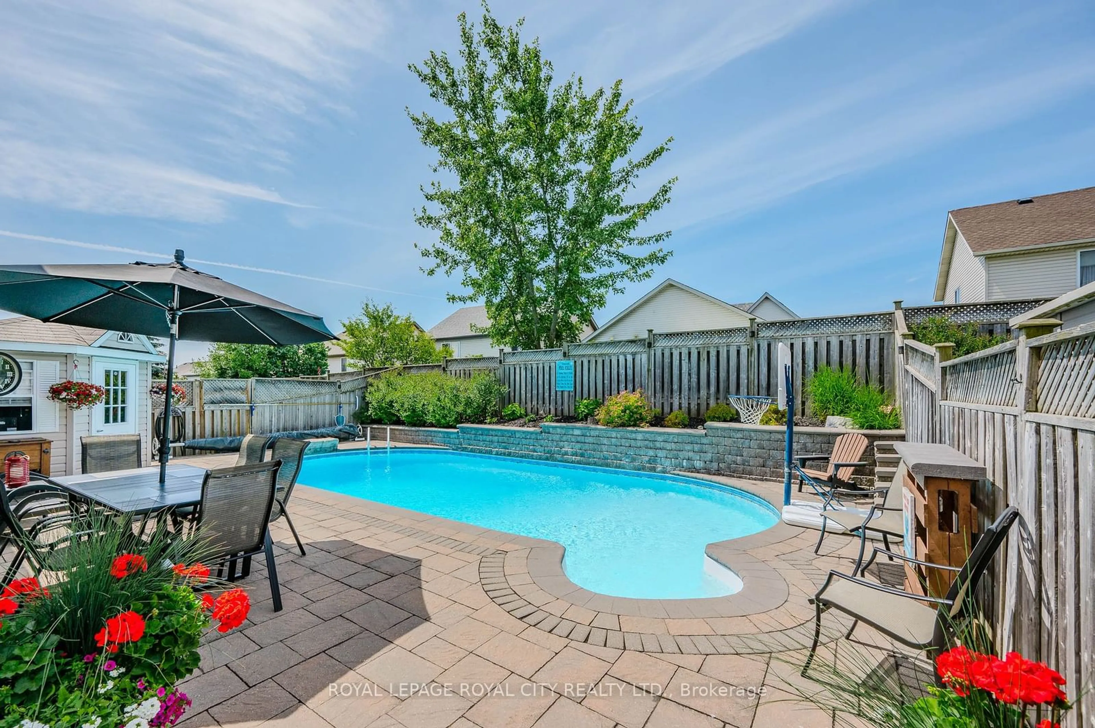 Indoor or outdoor pool for 44 Althorp Dr, Orangeville Ontario L9W 5H8