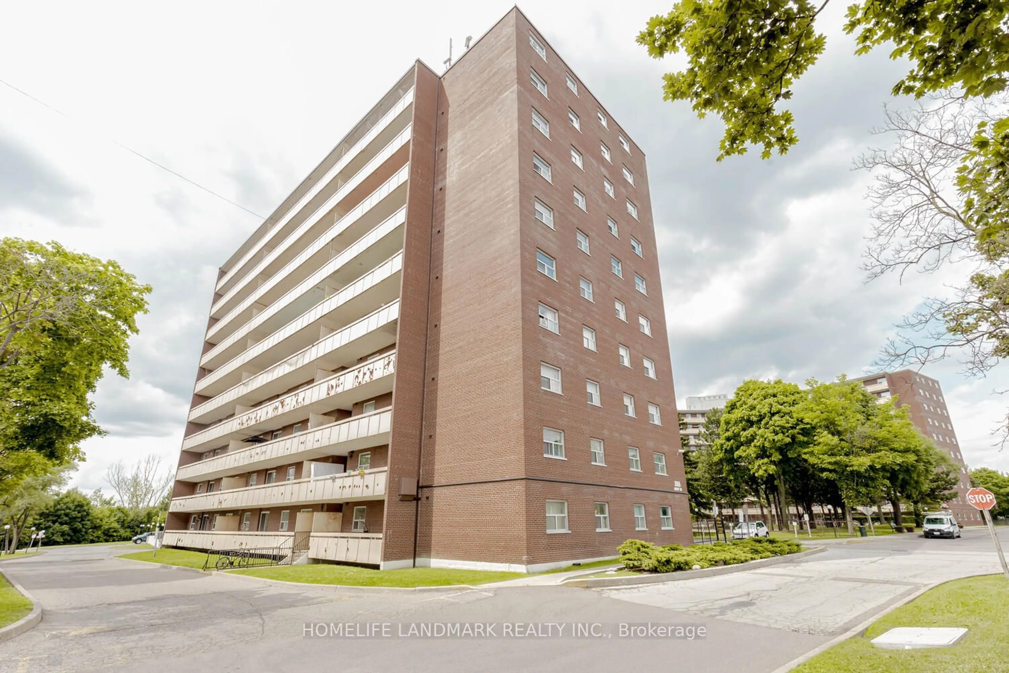 Outside view for 3555 Derry Rd #402, Mississauga Ontario L4T 1B2