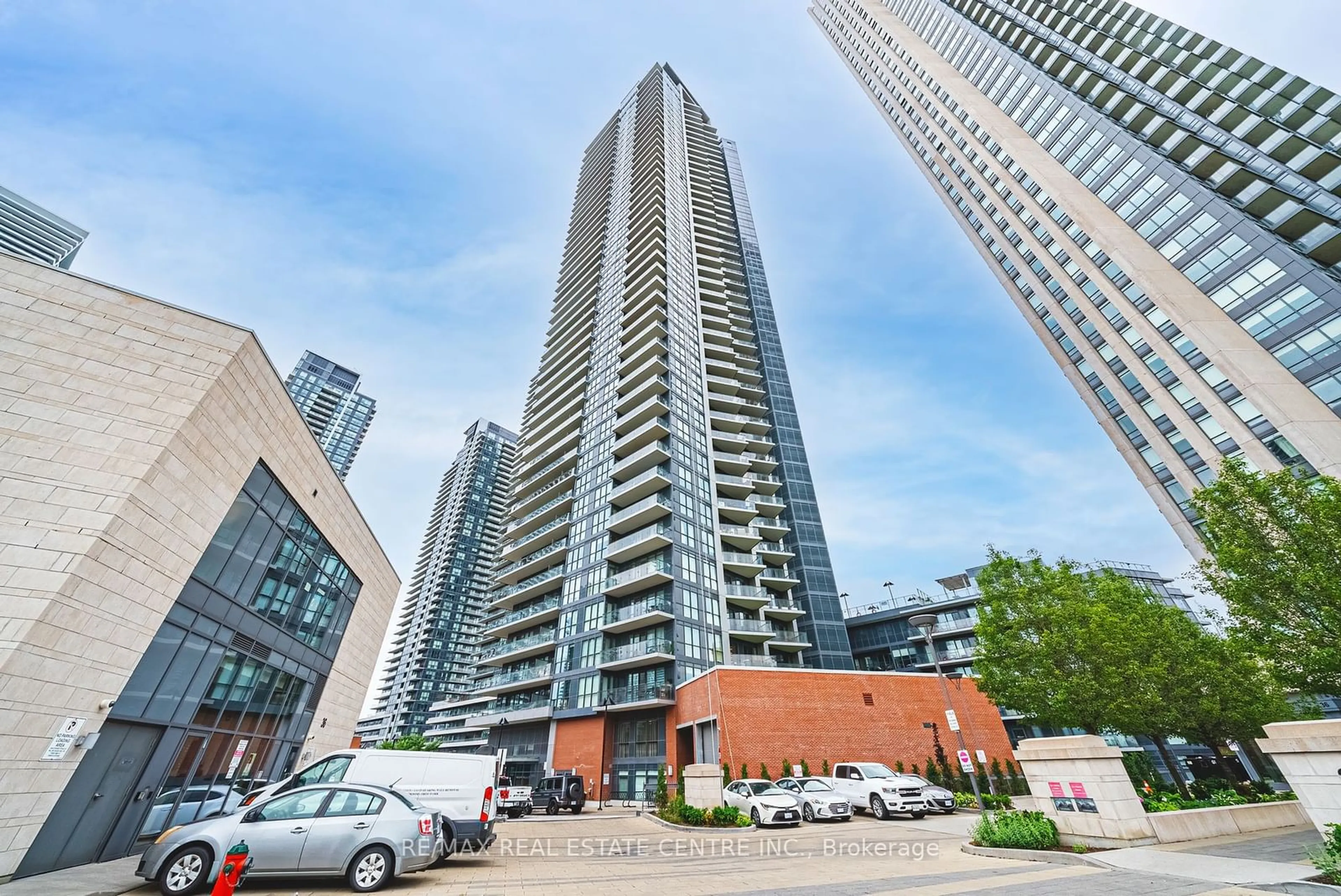 A pic from exterior of the house or condo for 10 Park Lawn Rd #2405, Toronto Ontario M8V 0H9