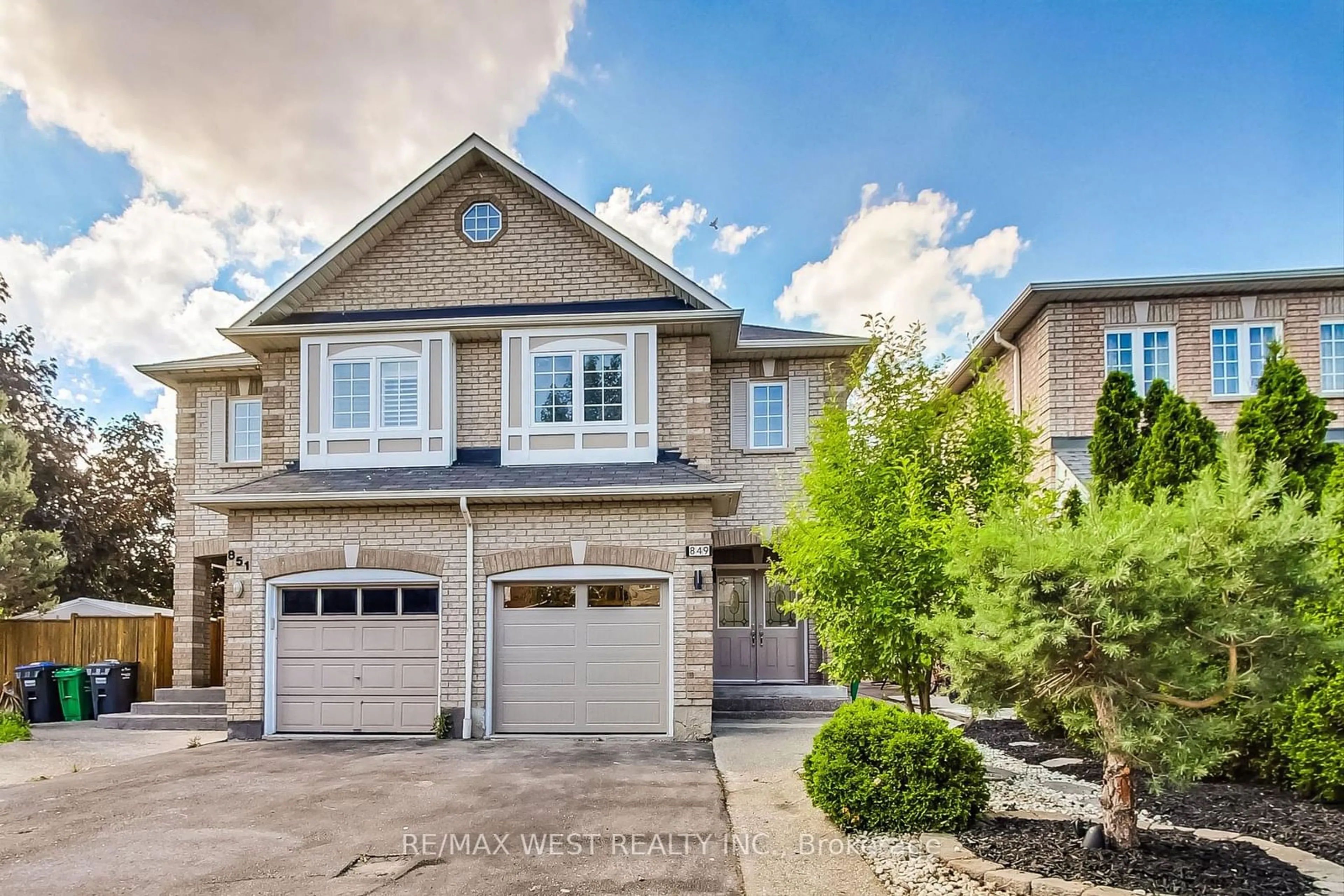 Frontside or backside of a home for 849 Genovese Pl, Mississauga Ontario L5V 3B1