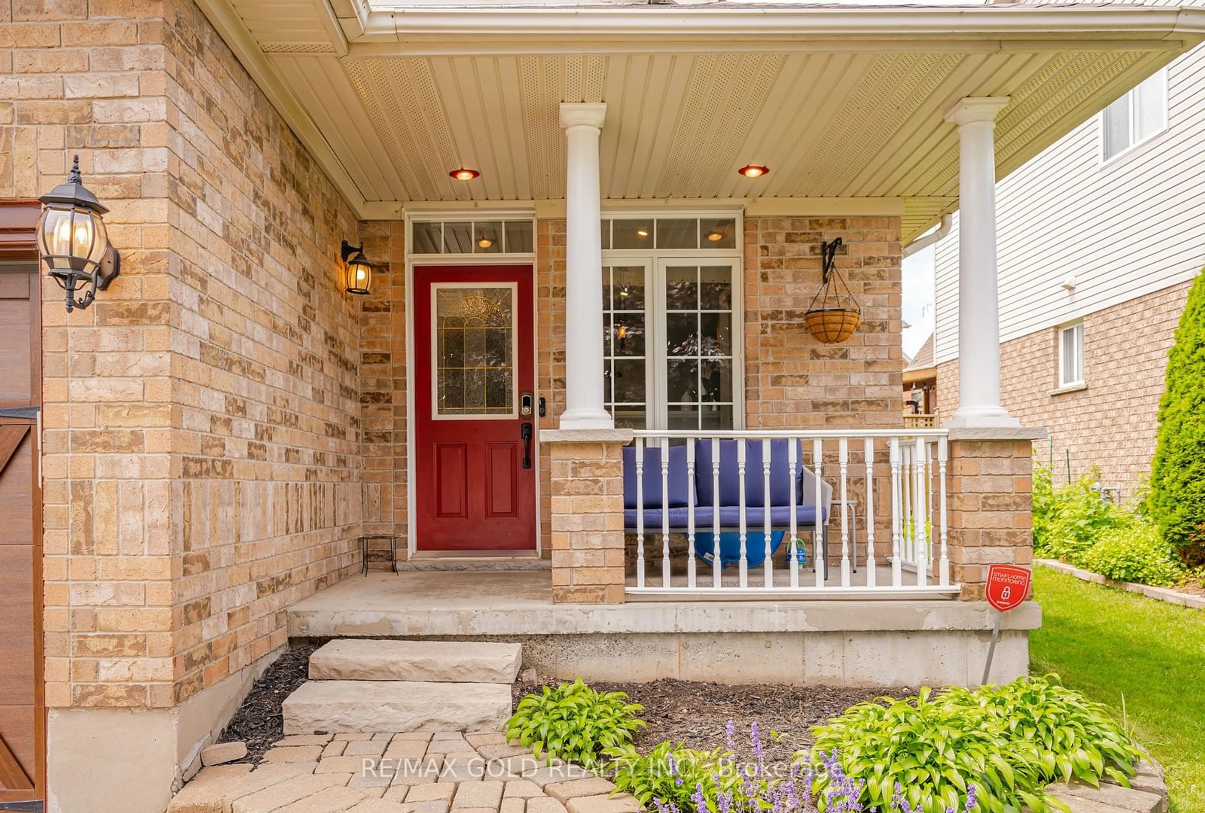 Indoor entryway for 8 Fendley Rd, Orangeville Ontario L9W 5G9