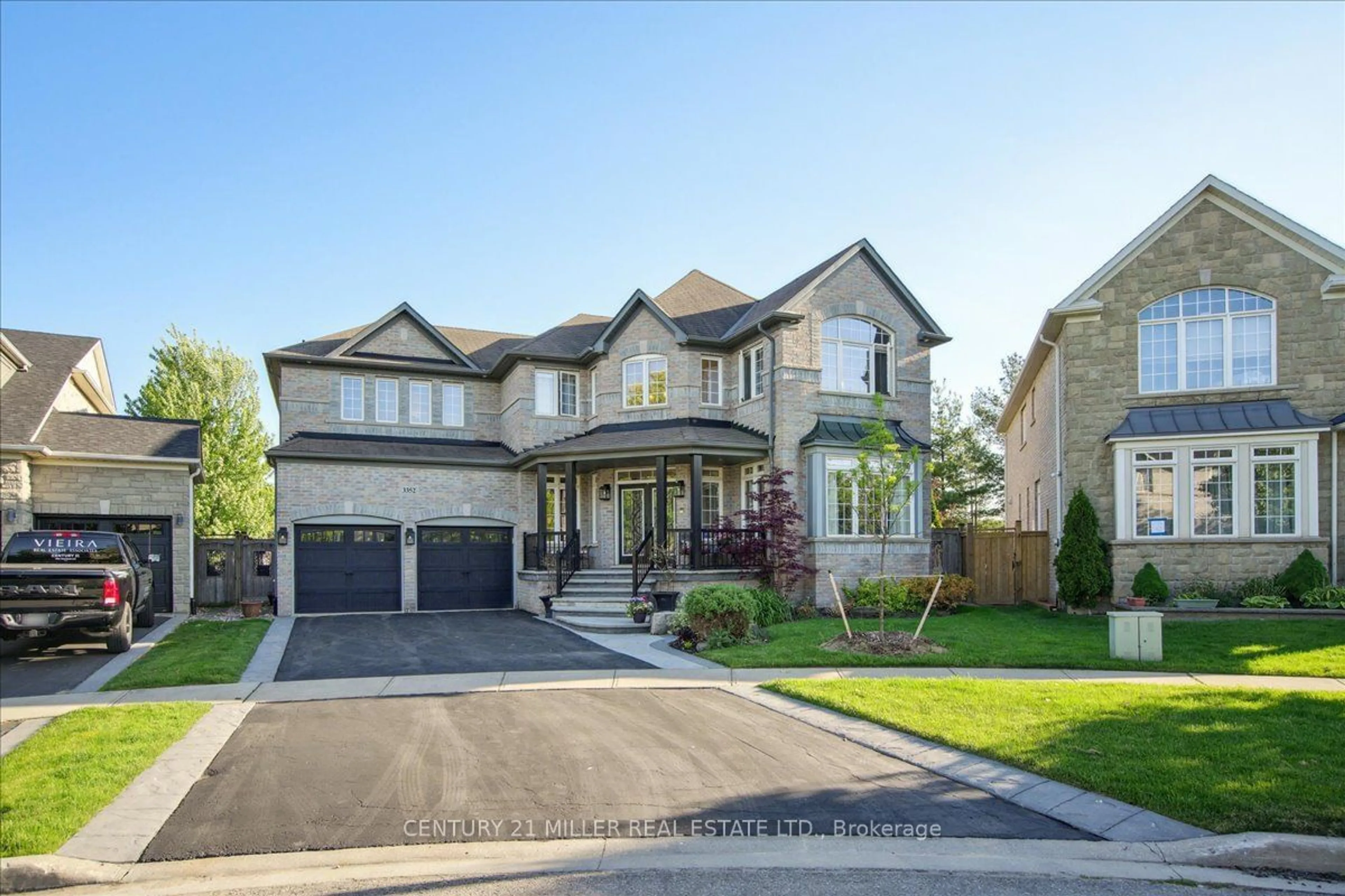 Frontside or backside of a home for 3352 Skipton Lane, Oakville Ontario L6M 0K3