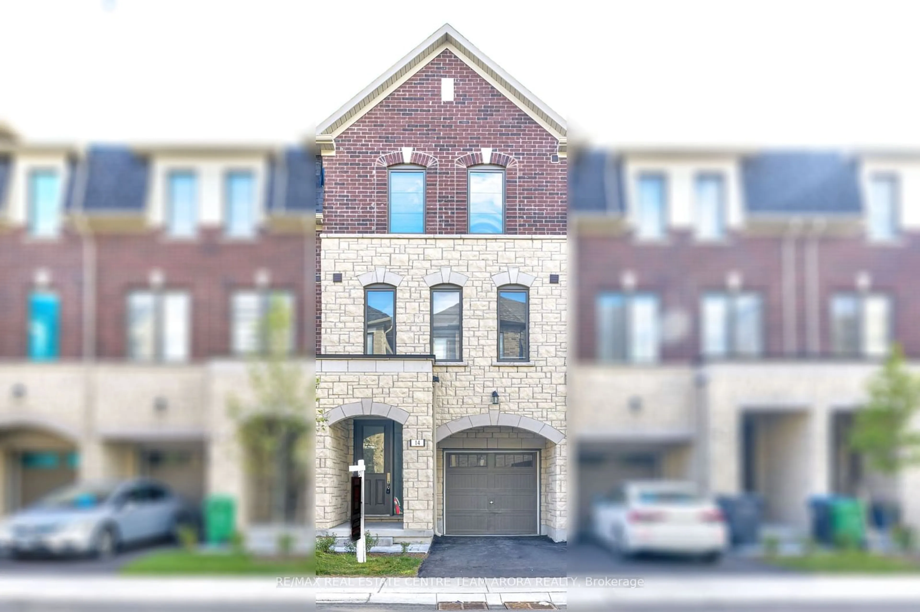 A pic from exterior of the house or condo for 14 Lavinia Rd, Brampton Ontario L6P 4N7