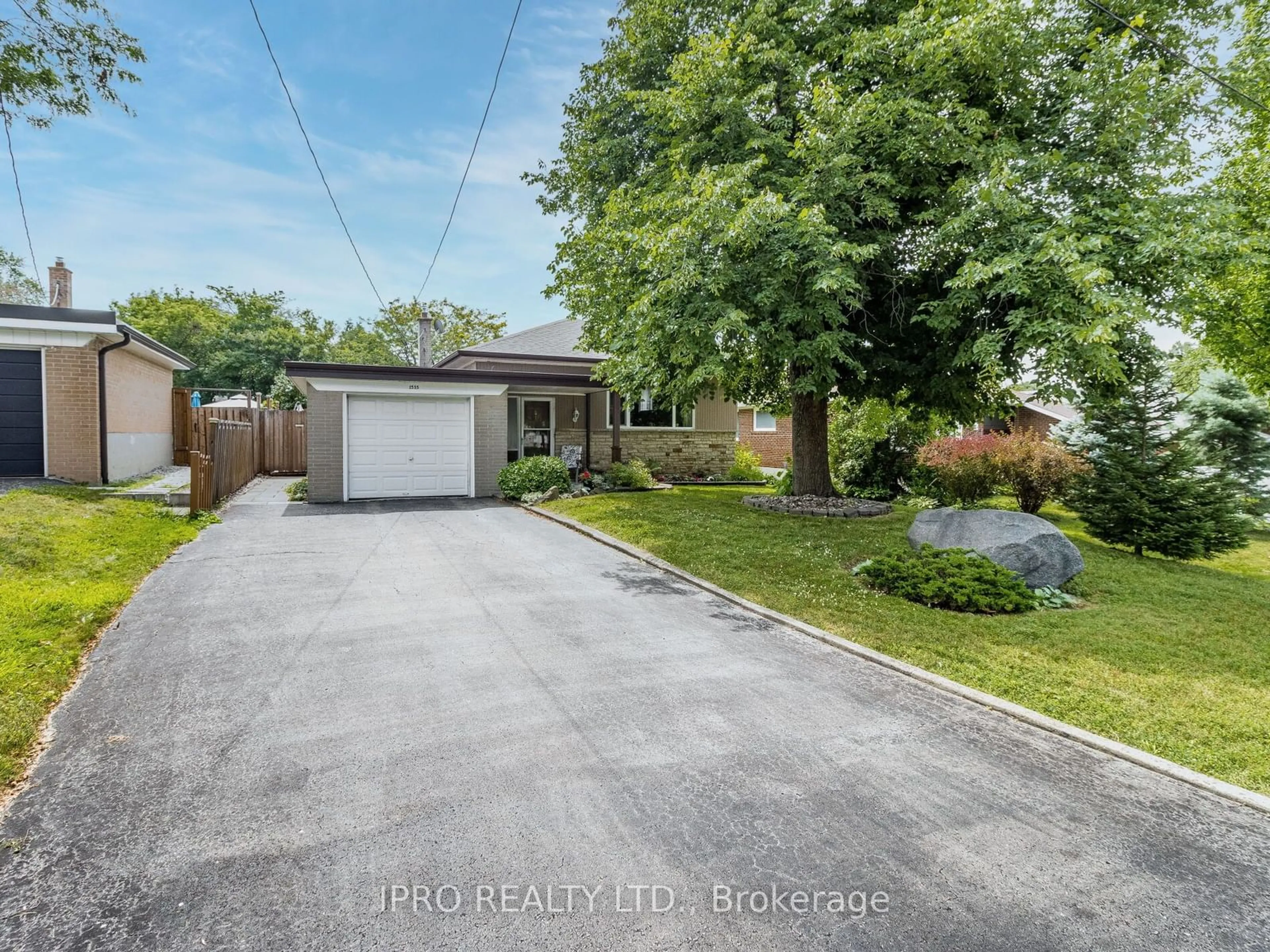 Frontside or backside of a home for 1535 Chalice Cres, Mississauga Ontario L5C 1S2