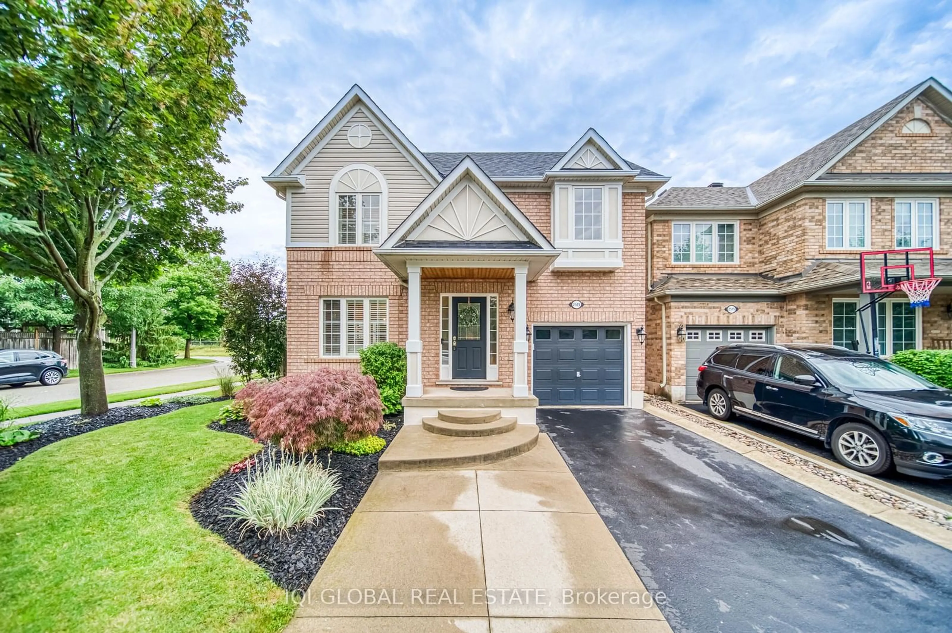 Home with brick exterior material for 2519 Dashwood Dr, Oakville Ontario L6M 4C1