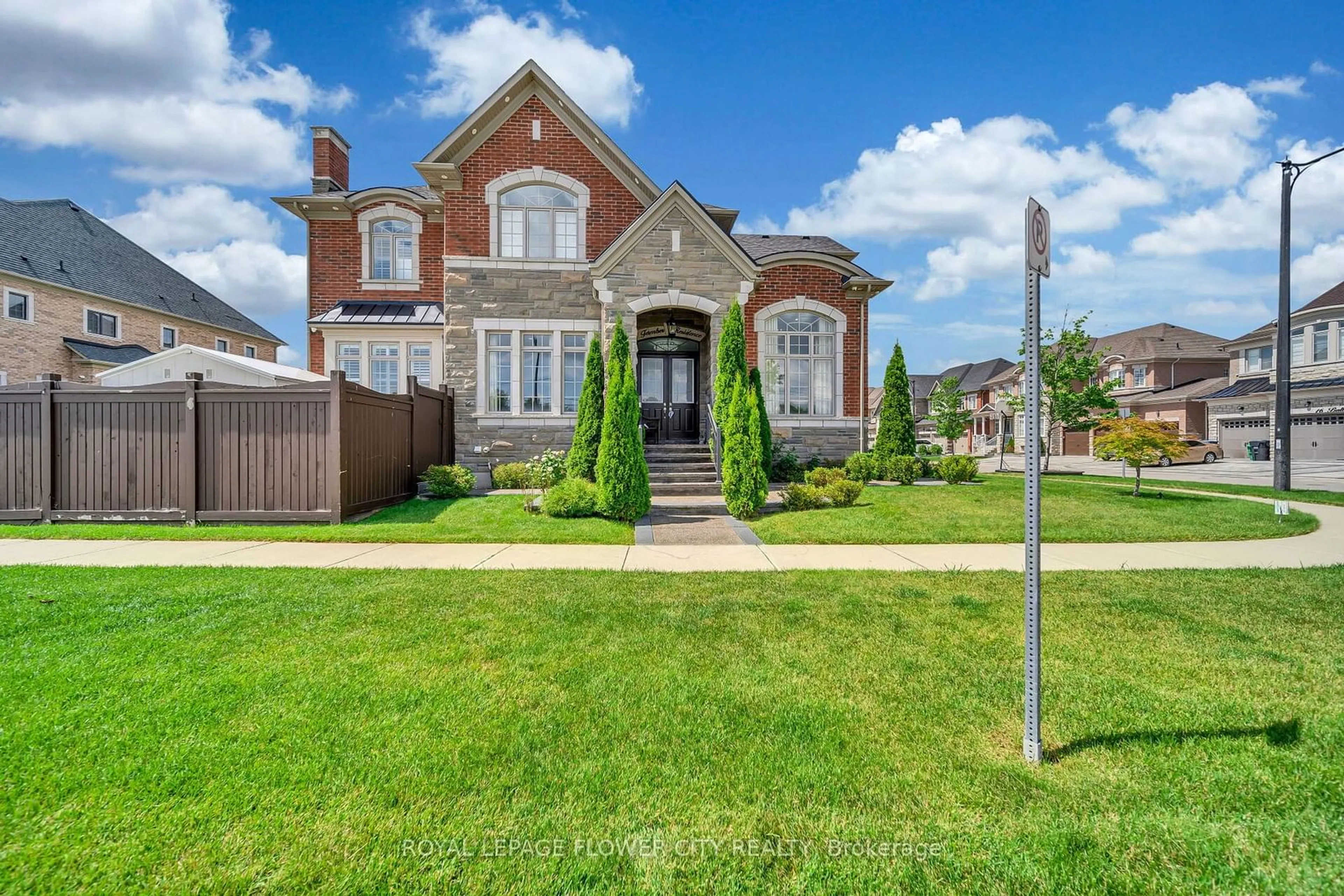Home with brick exterior material for 9 Balloon Cres, Brampton Ontario L6P 4B7