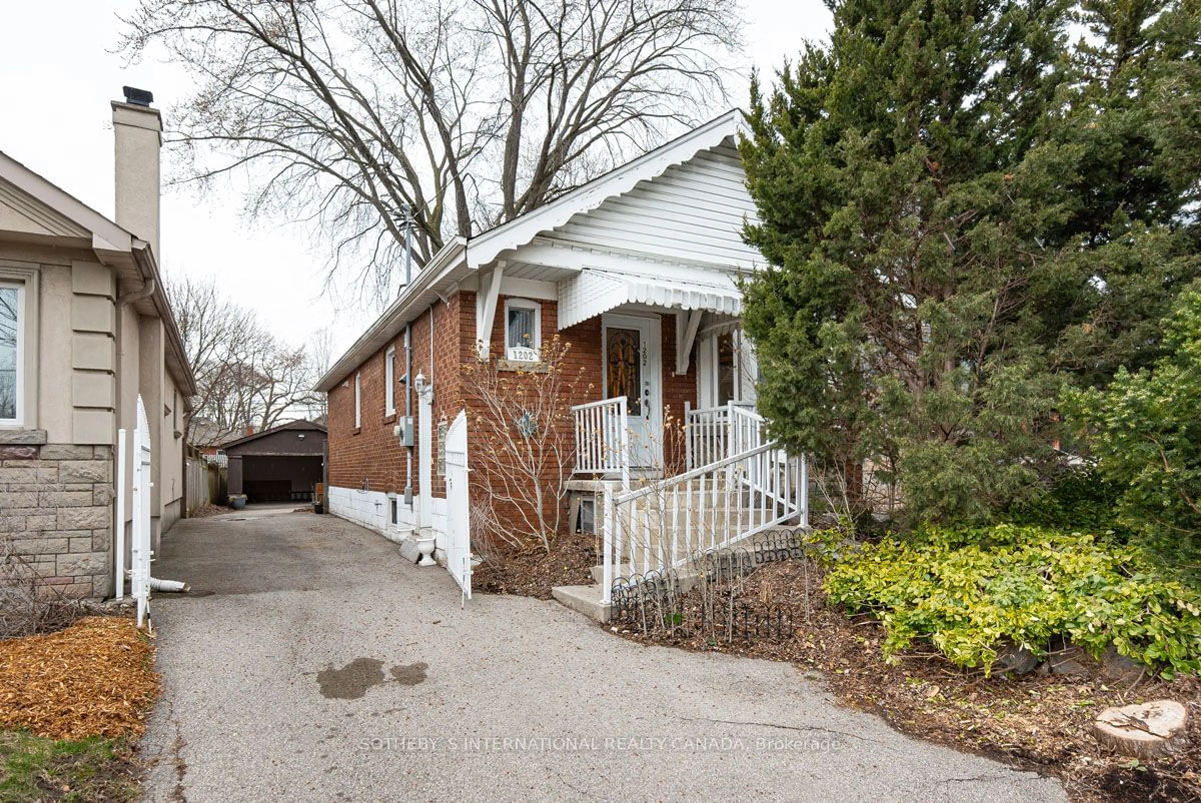 Frontside or backside of a home for 1202 Islington Ave, Toronto Ontario M8Z 4T1