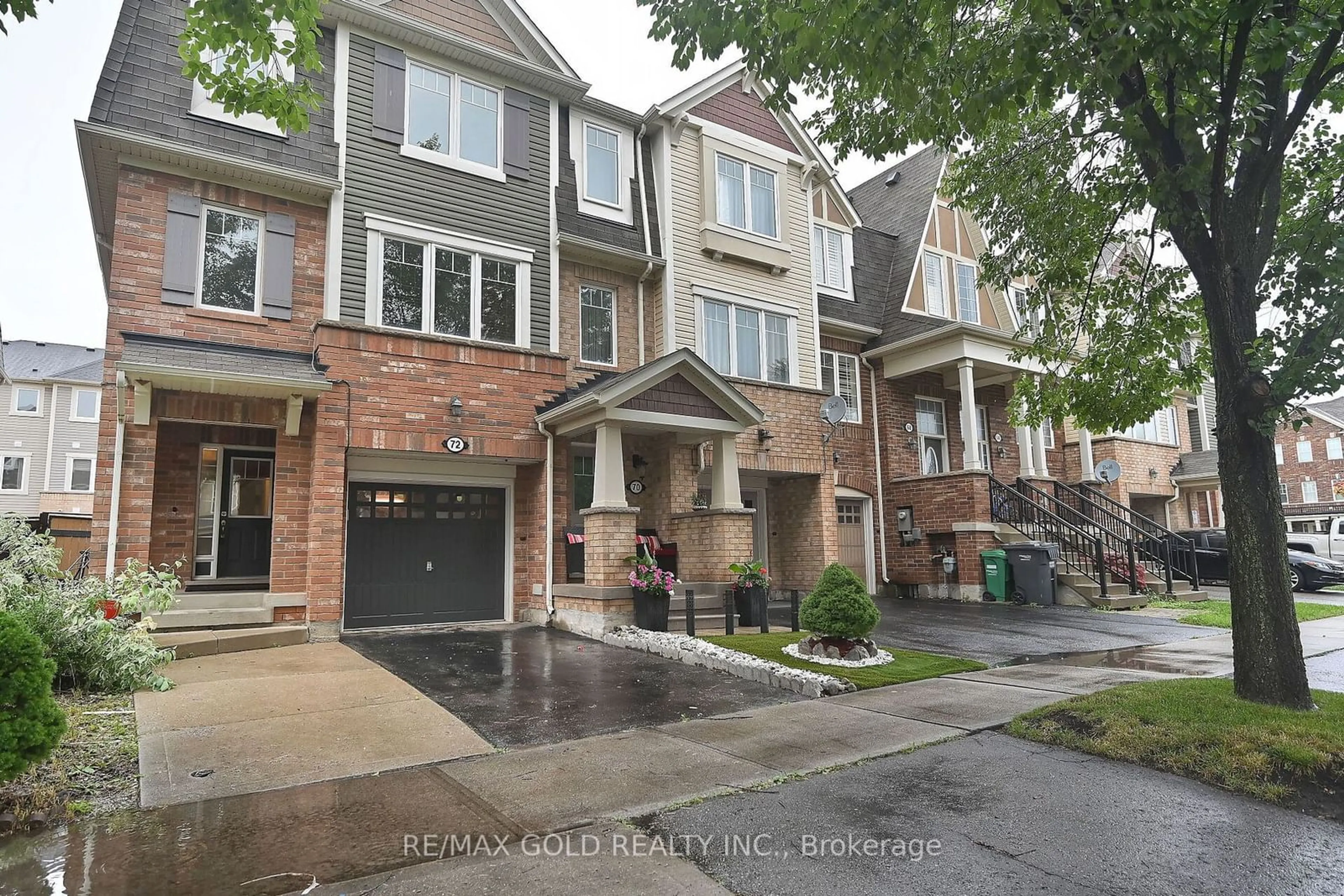 A pic from exterior of the house or condo for 72 Lathbury St, Brampton Ontario L7A 0R8