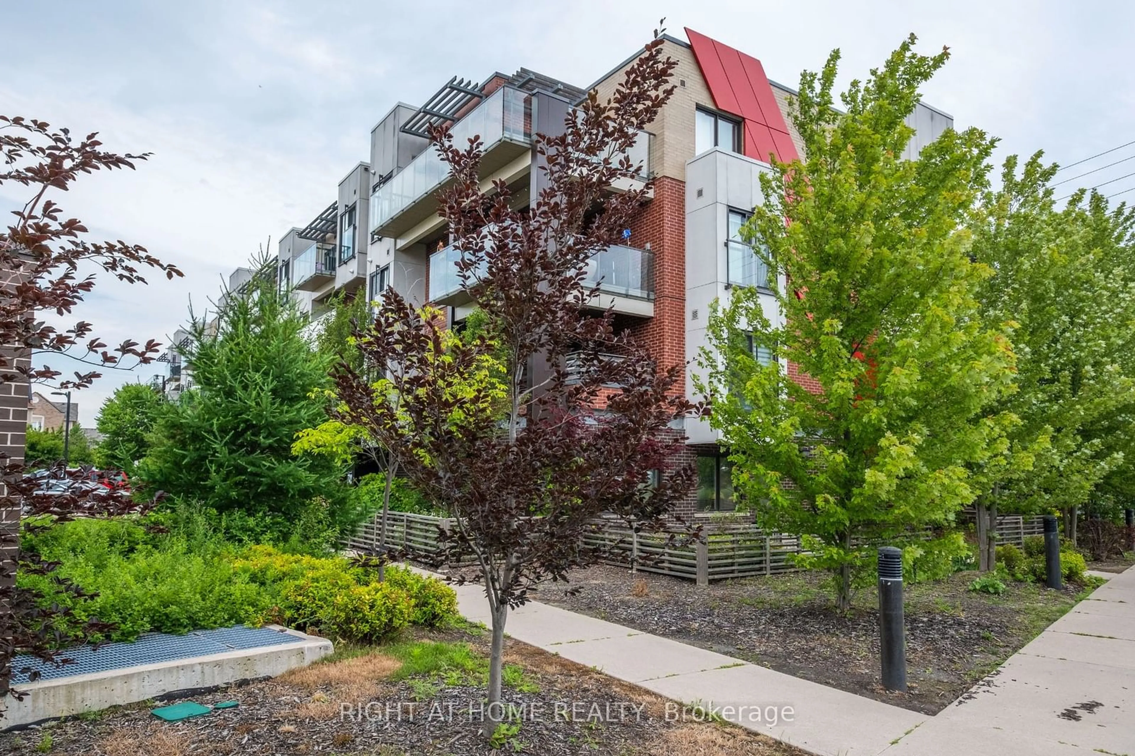 A pic from exterior of the house or condo for 5025 Harvard Rd #204, Mississauga Ontario L5M 0W6