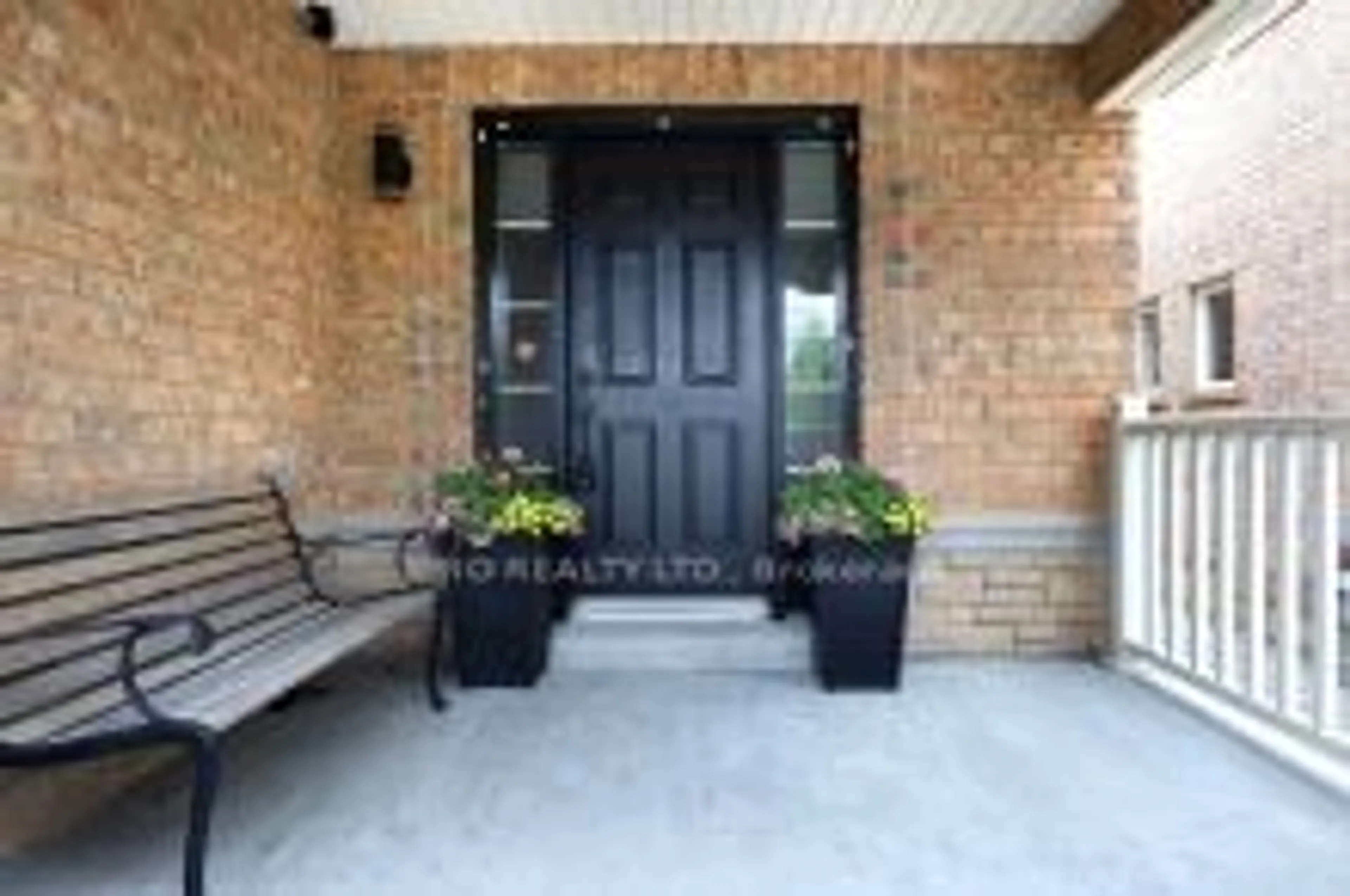 Indoor entryway for 18 Tawnberry Circ, Brampton Ontario L7A 0J6