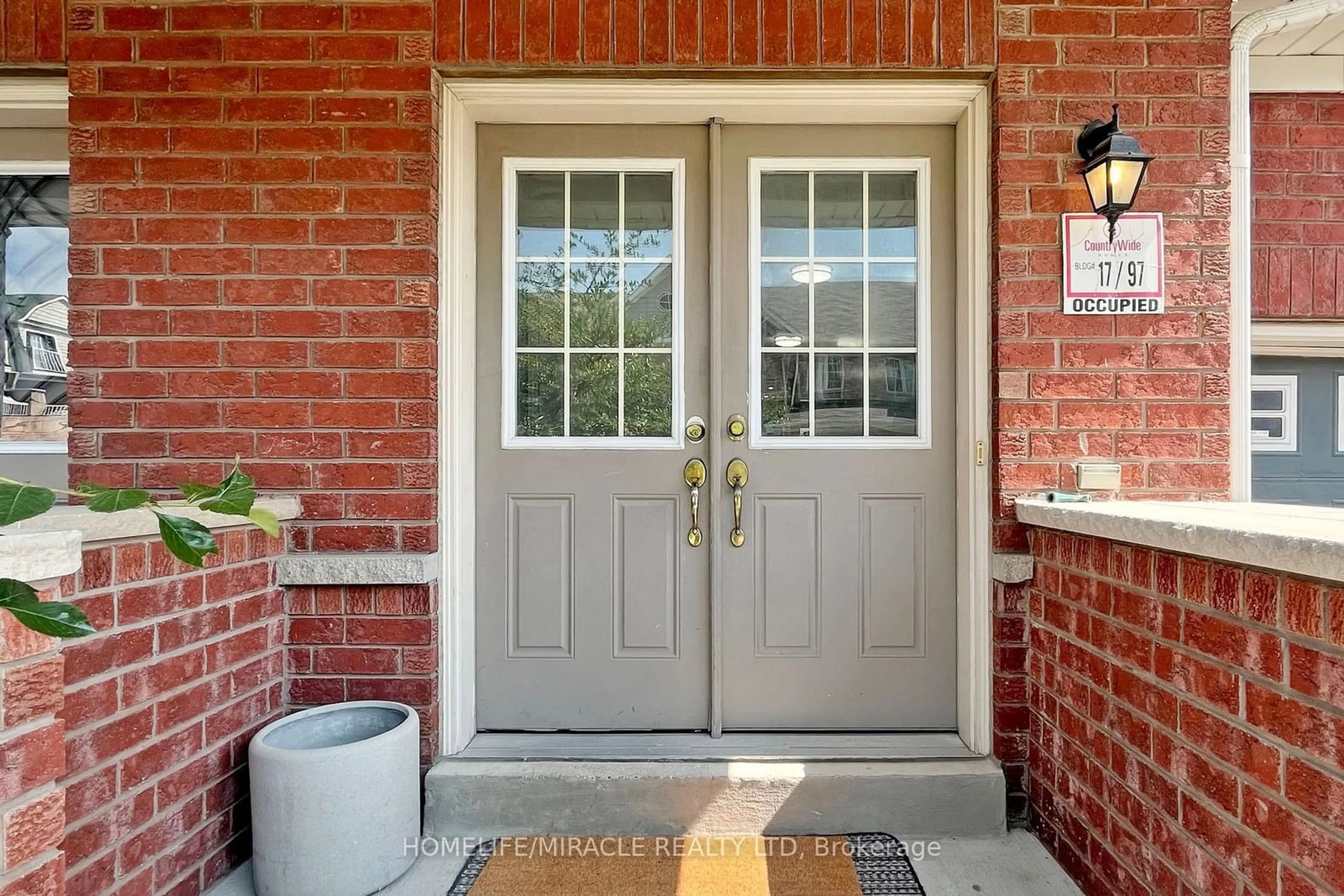 Indoor entryway for 15 Masseyfield St, Brampton Ontario L6P 3E1