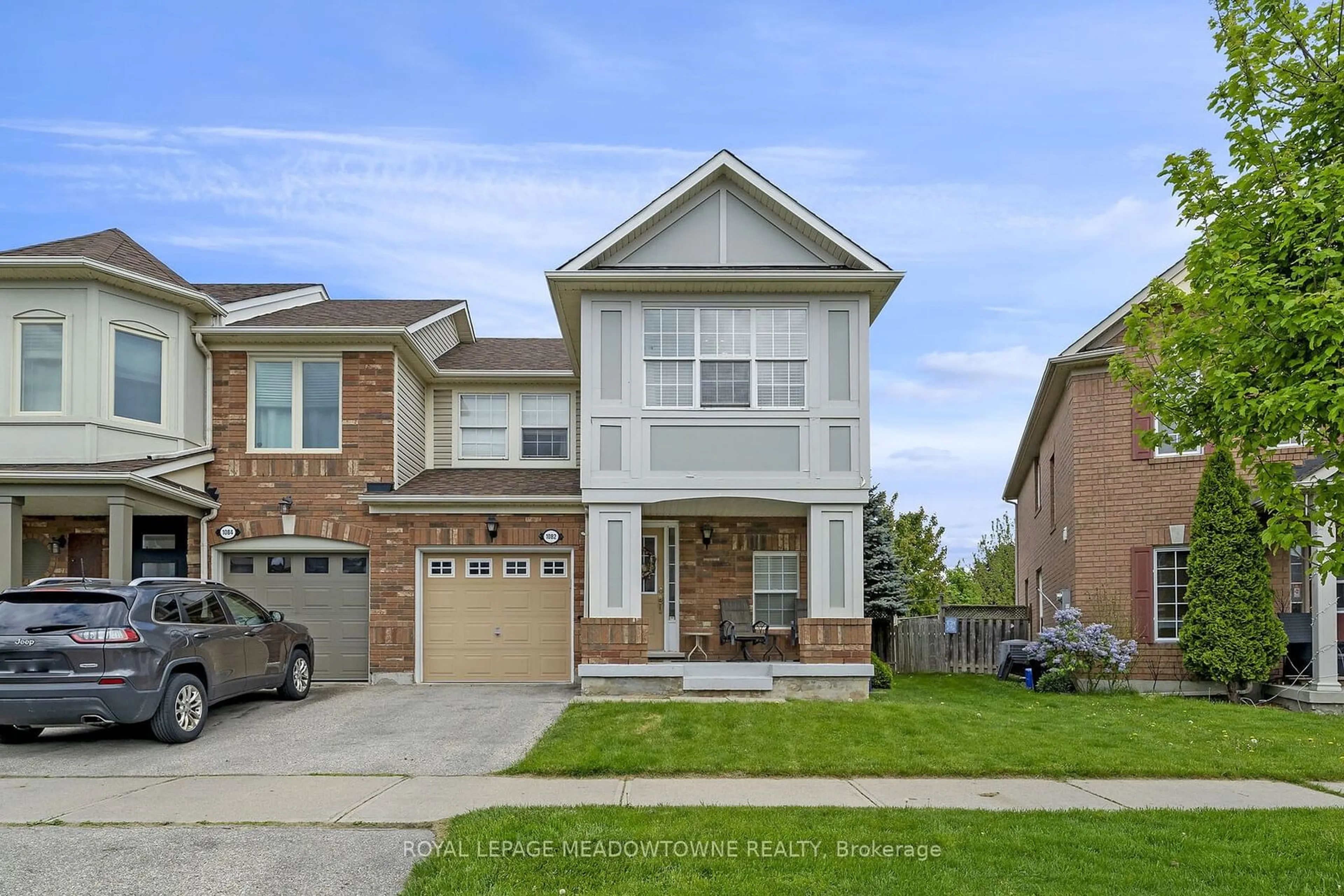 A pic from exterior of the house or condo for 1082 Barclay Circ, Milton Ontario L9T 5W3