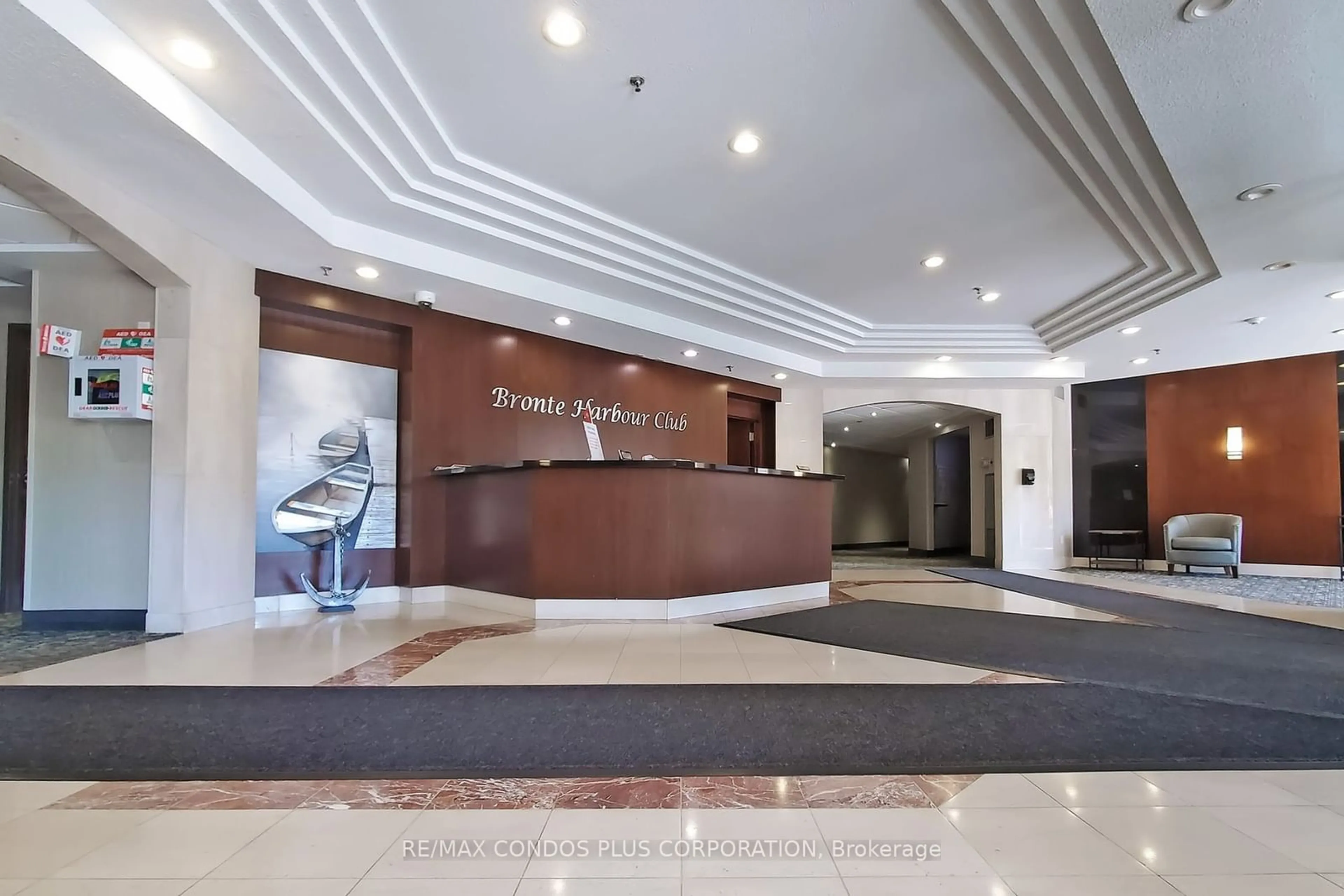 Indoor lobby for 2511 Lakeshore Rd #108, Oakville Ontario L6L 6L9