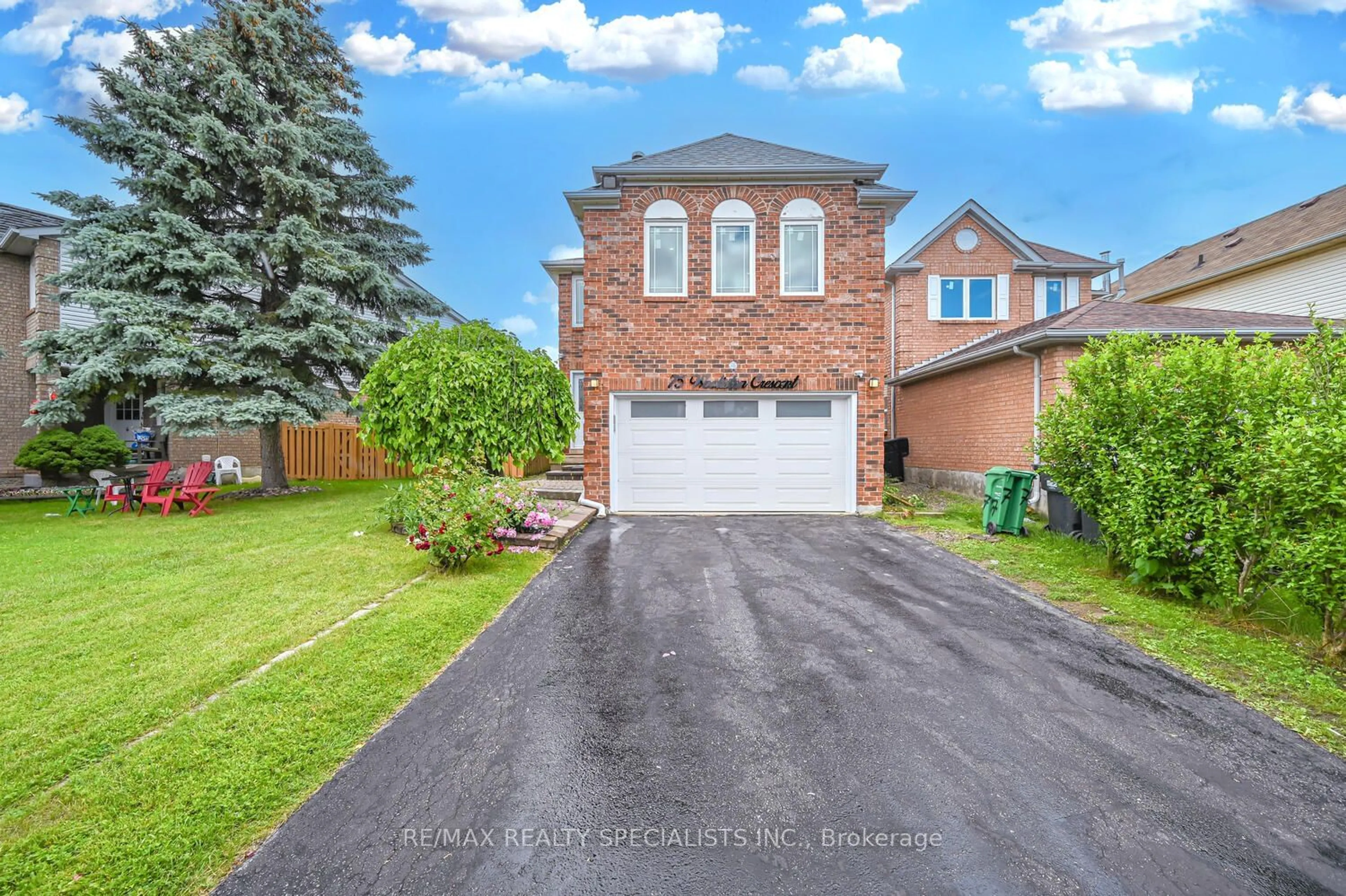 Frontside or backside of a home for 75 Wooliston Cres, Brampton Ontario L6Y 4J4