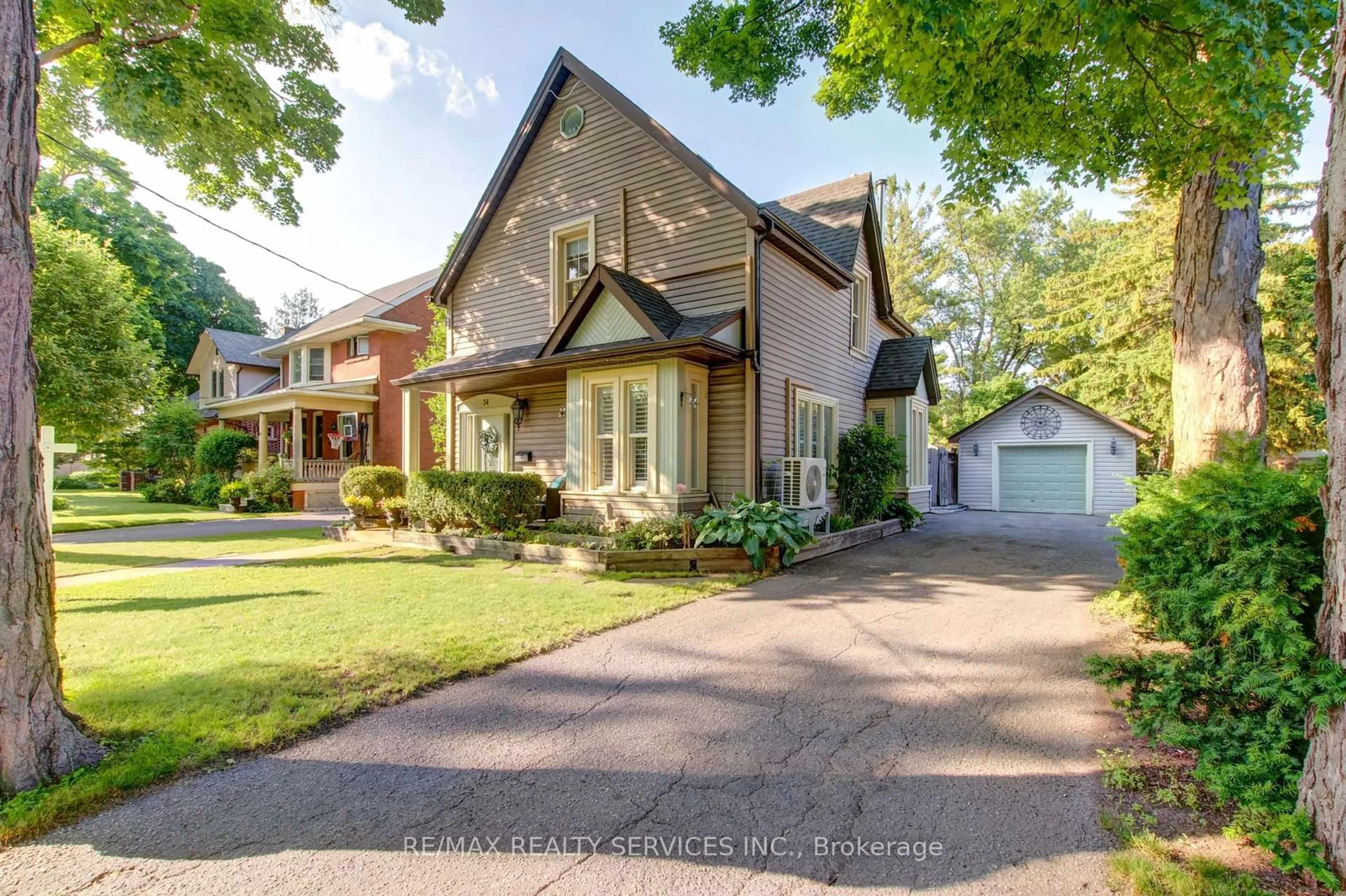 Frontside or backside of a home for 34 Isabella St, Brampton Ontario L6X 1P6