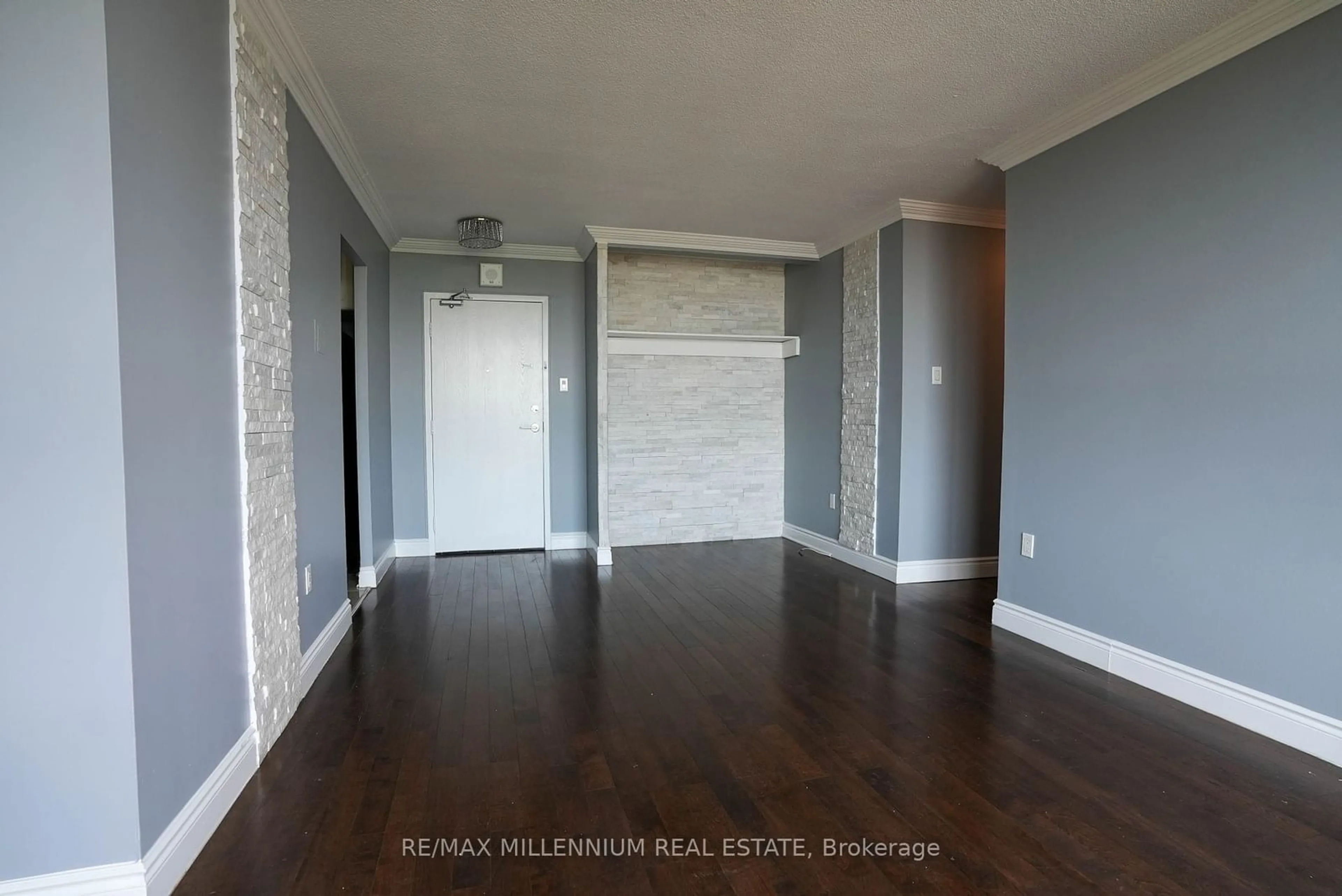 A pic of a room for 3170 Kirwin Ave #1604, Mississauga Ontario L5A 3R1