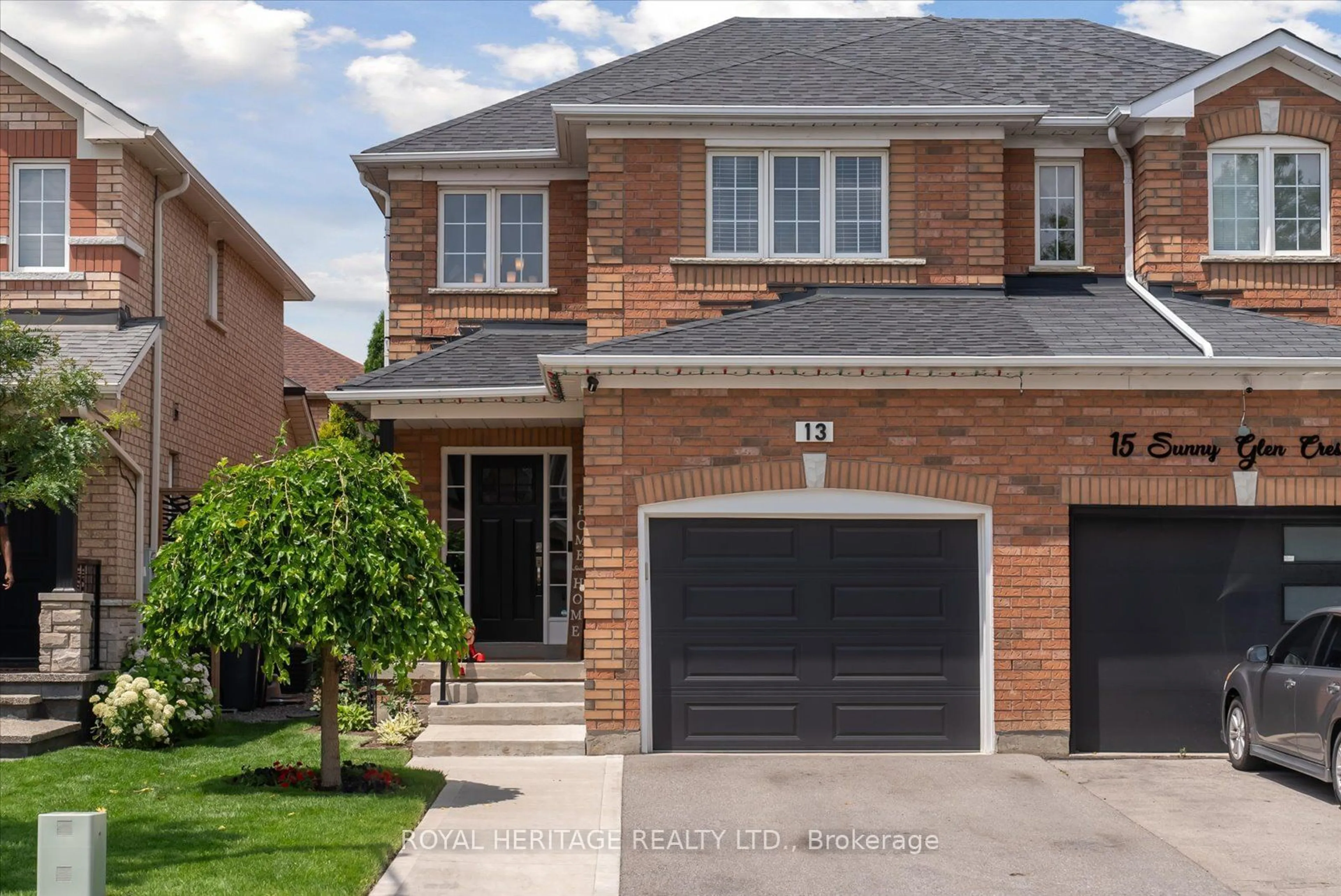 Home with brick exterior material for 13 Sunny Glen Cres, Brampton Ontario L7A 1N5