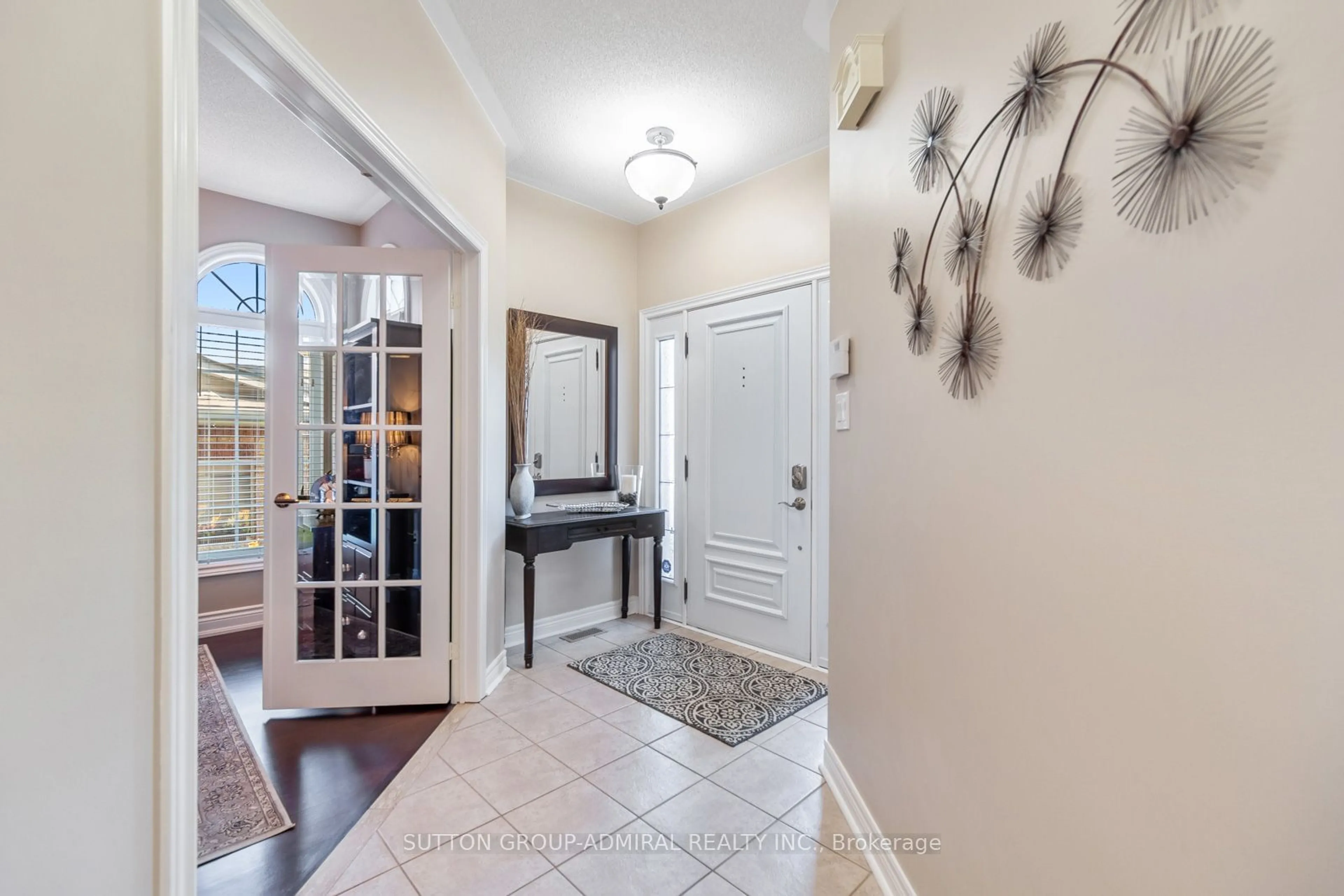 Indoor entryway for 55 Boltonview Cres, Caledon Ontario L7E 2H2