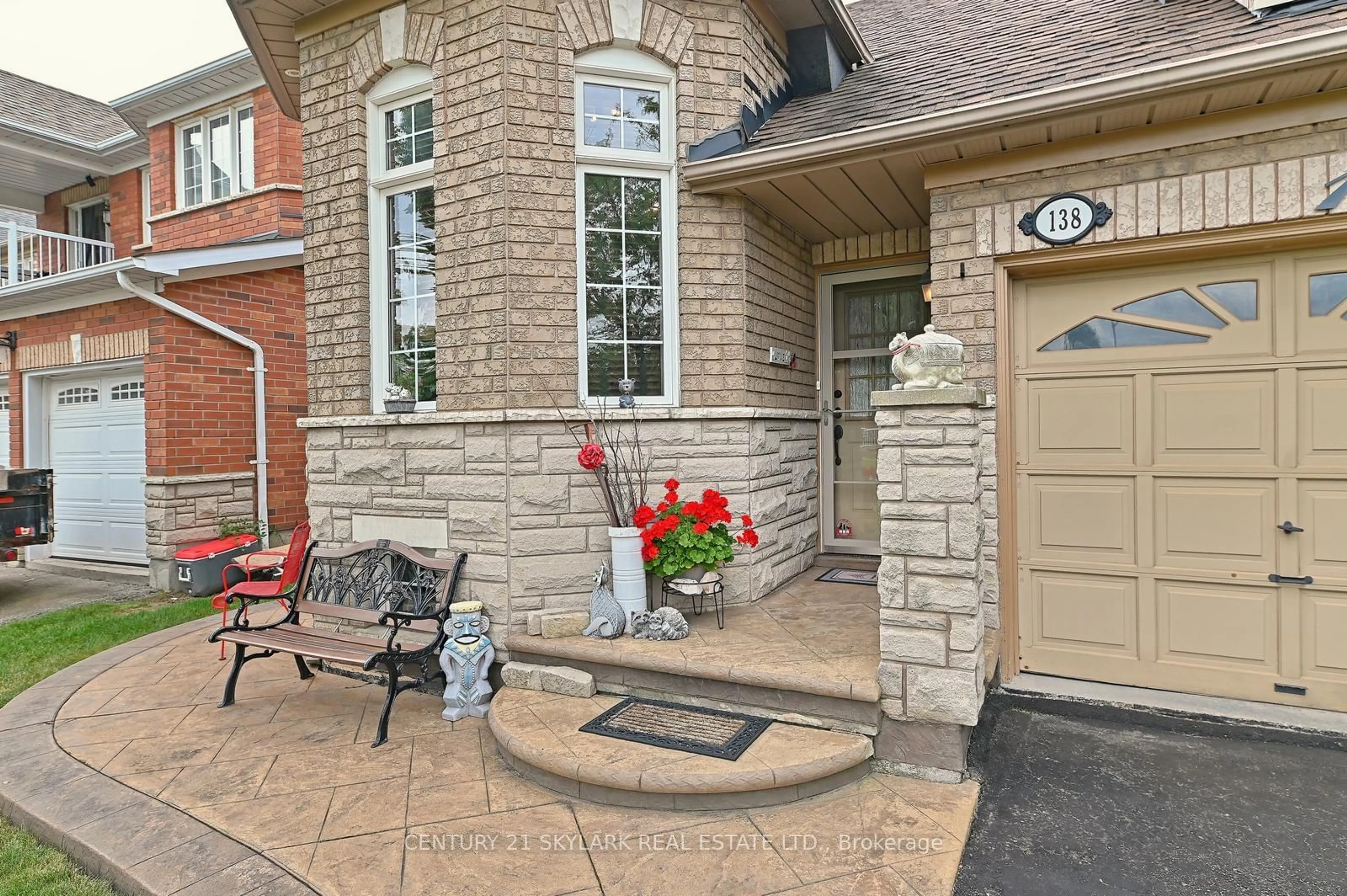 Home with brick exterior material for 138 Van Scott Dr, Brampton Ontario L7A 1N5