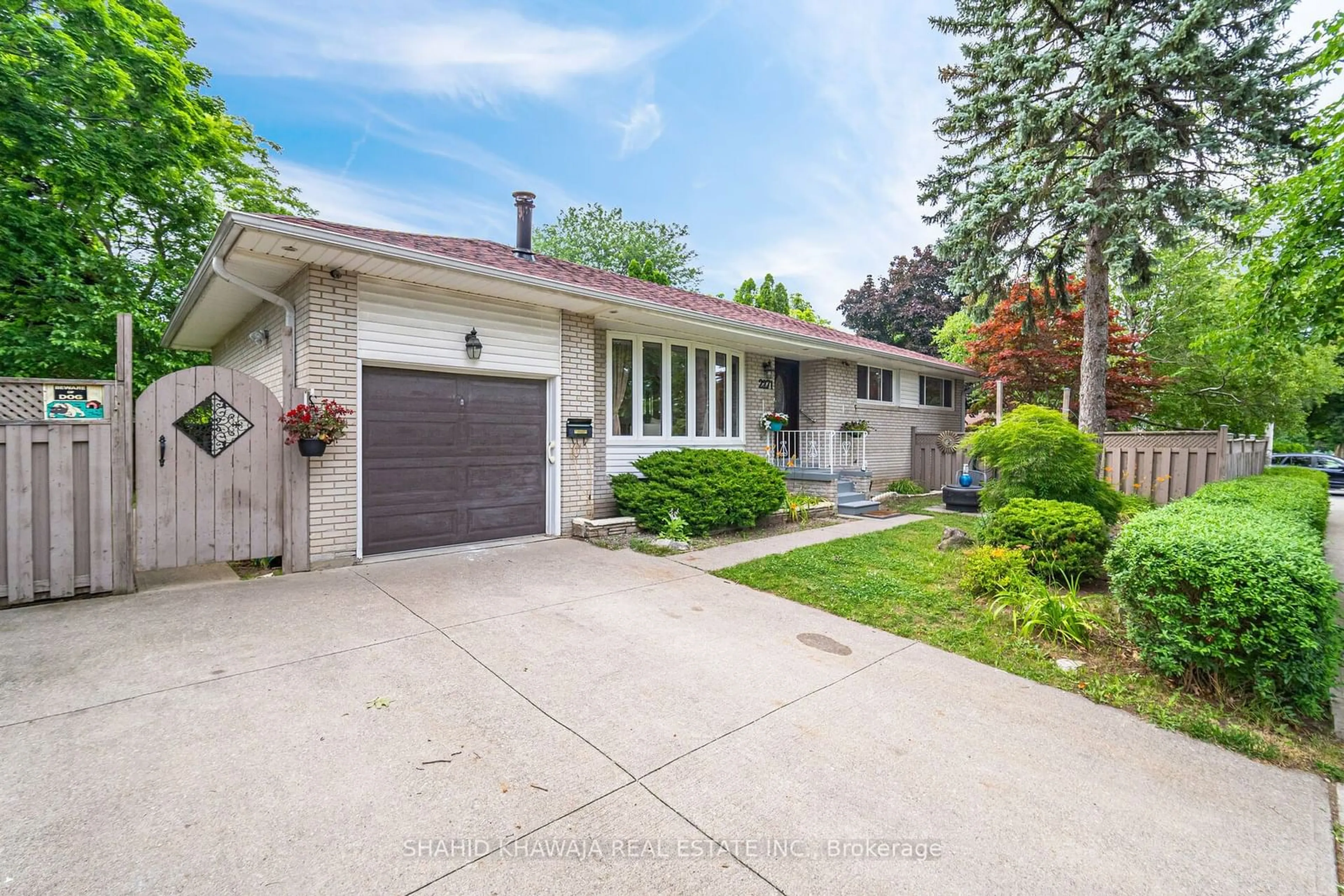 Frontside or backside of a home for 2271 Truscott Dr, Mississauga Ontario L5J 2A9