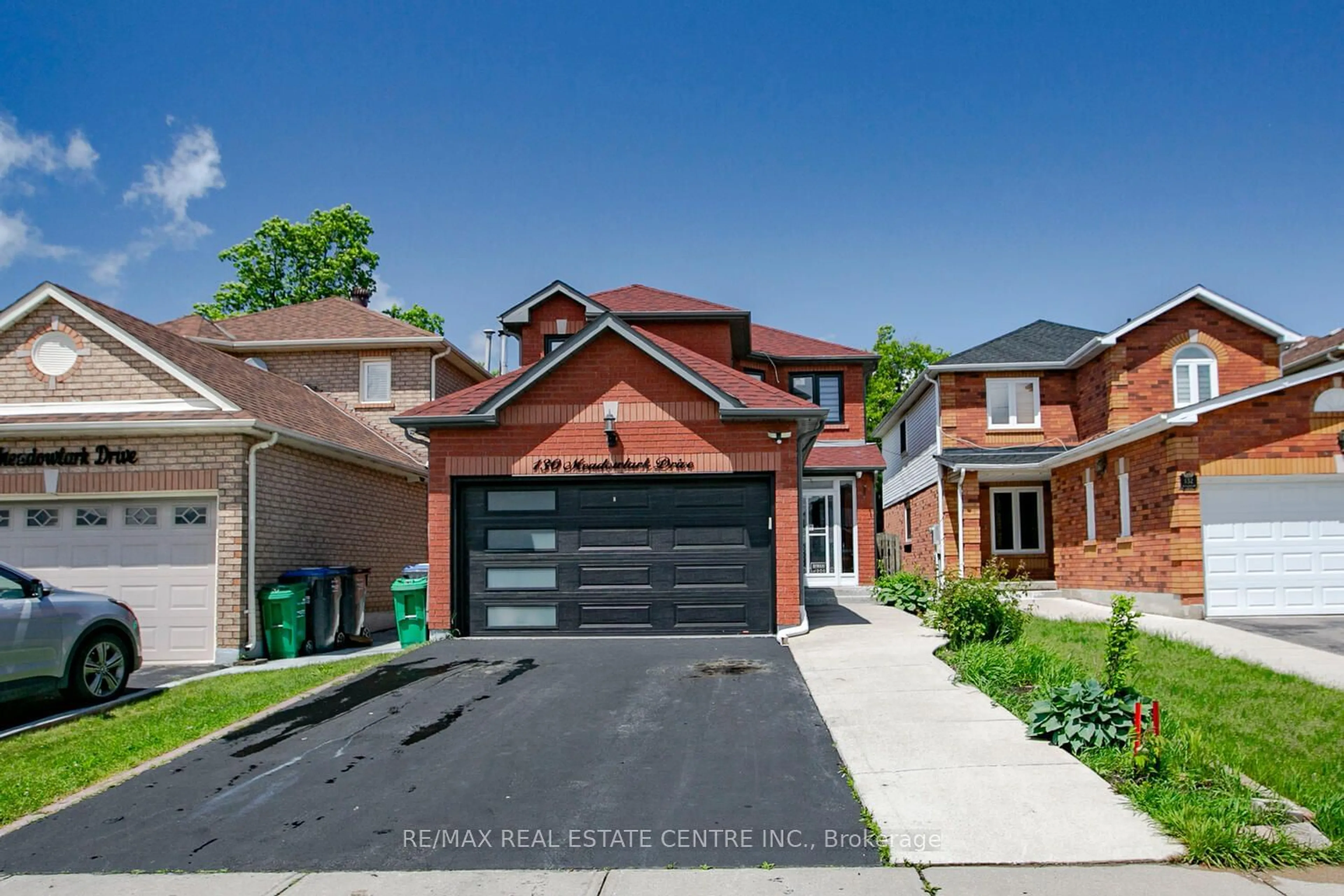 Home with brick exterior material for 130 Meadowlark Dr, Brampton Ontario L6Y 4V6