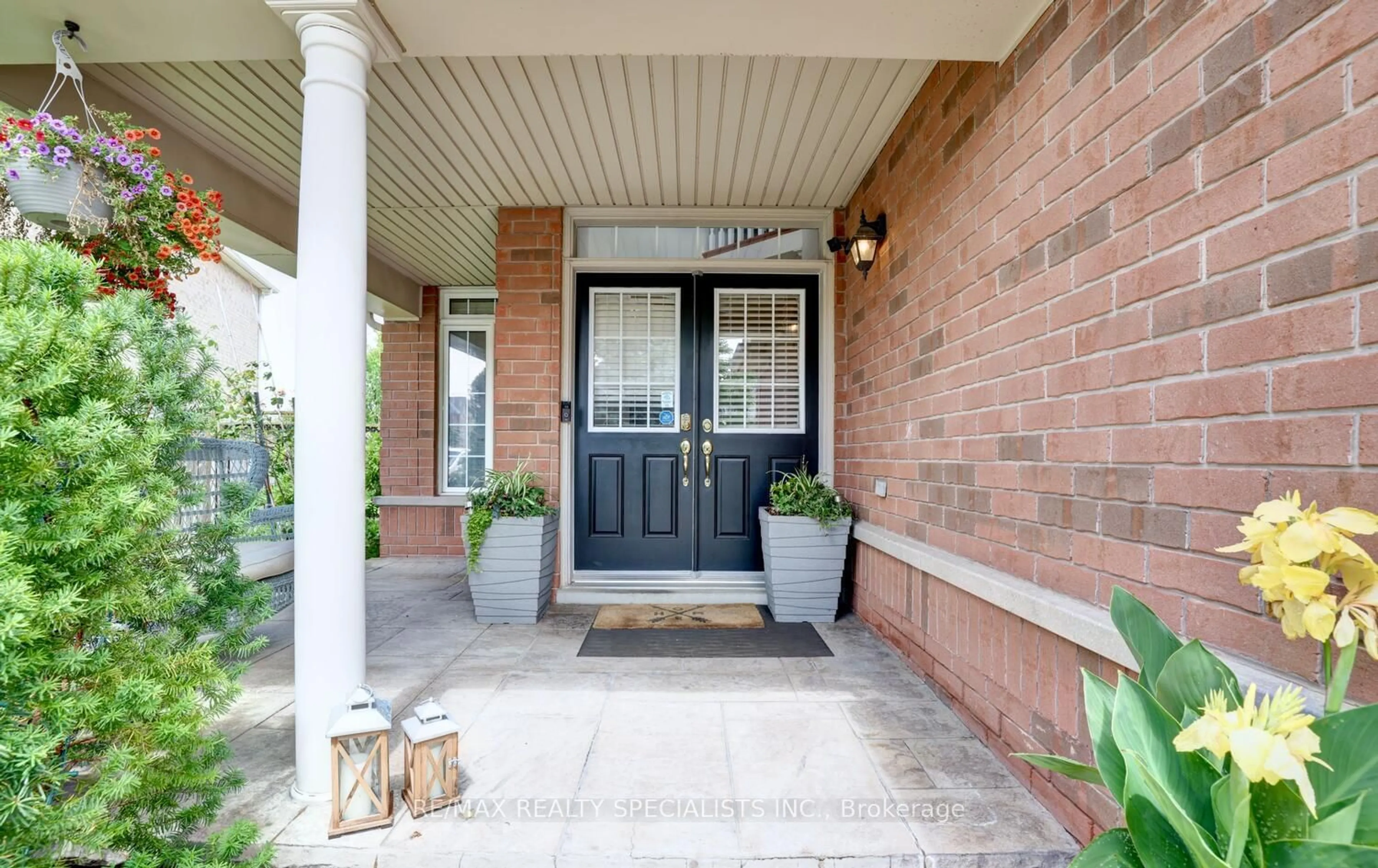 Indoor entryway for 5231 Misty Pine Cres, Mississauga Ontario L5M 8C1