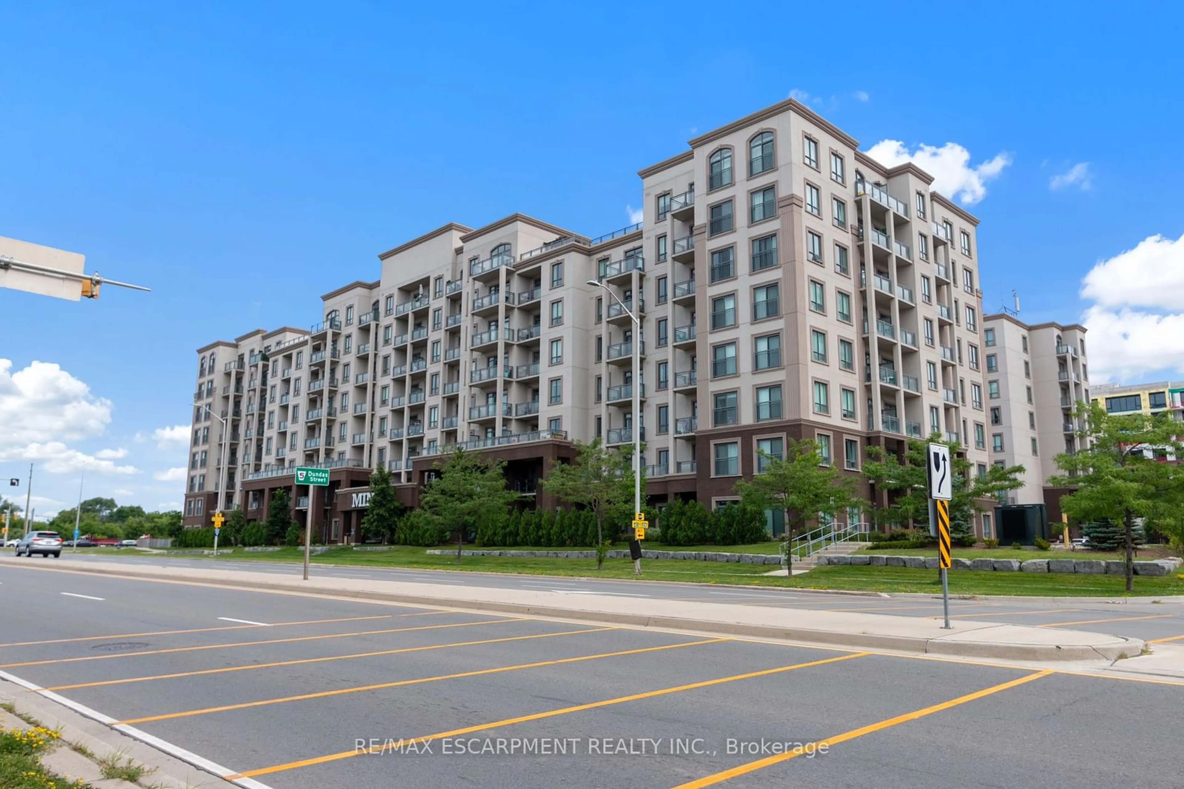 A pic from exterior of the house or condo for 2490 Old Bronte Rd #518, Oakville Ontario L6M 0Y5