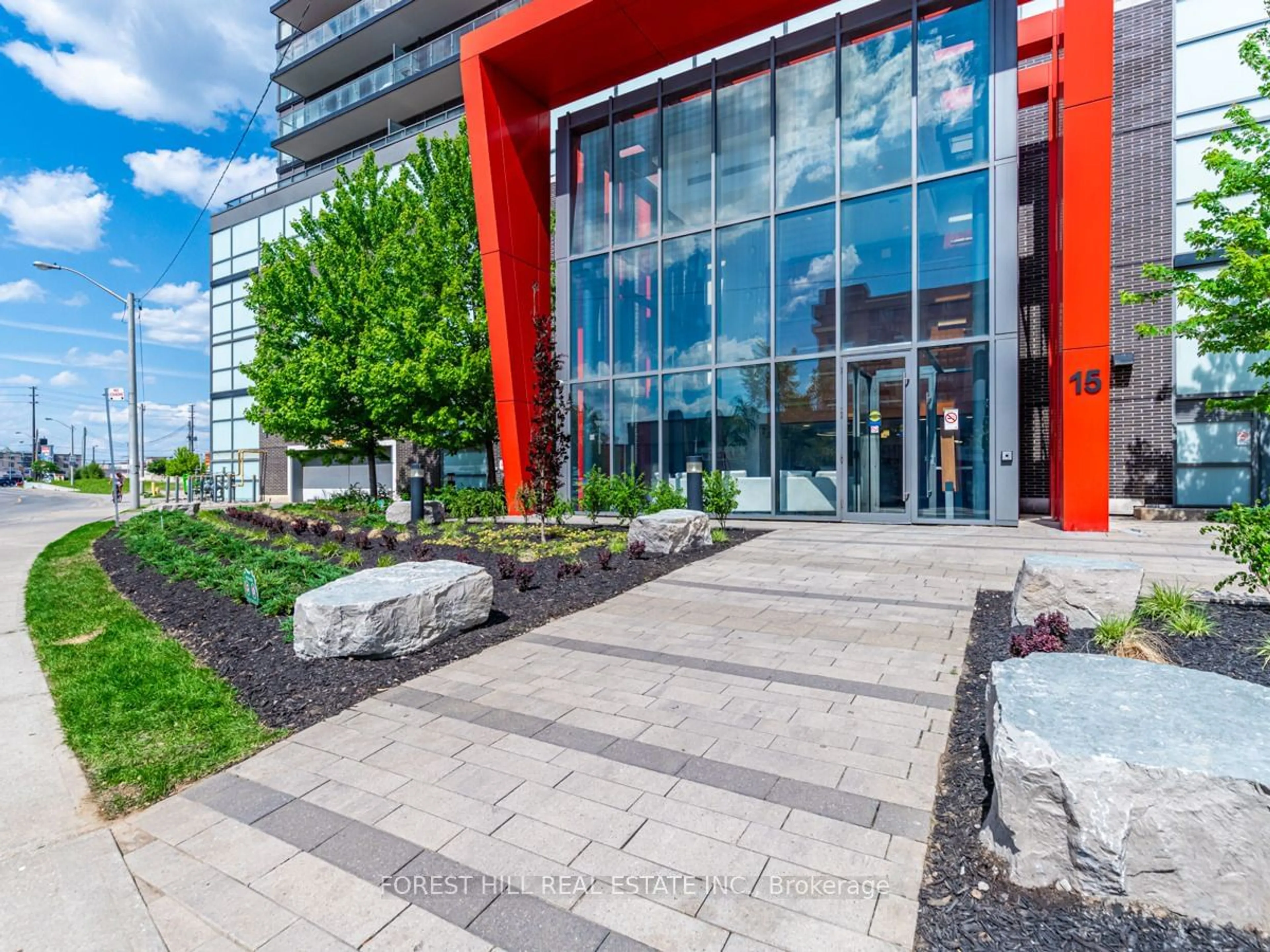 Indoor foyer for 15 James Finlay Way #911, Toronto Ontario M3M 0B3