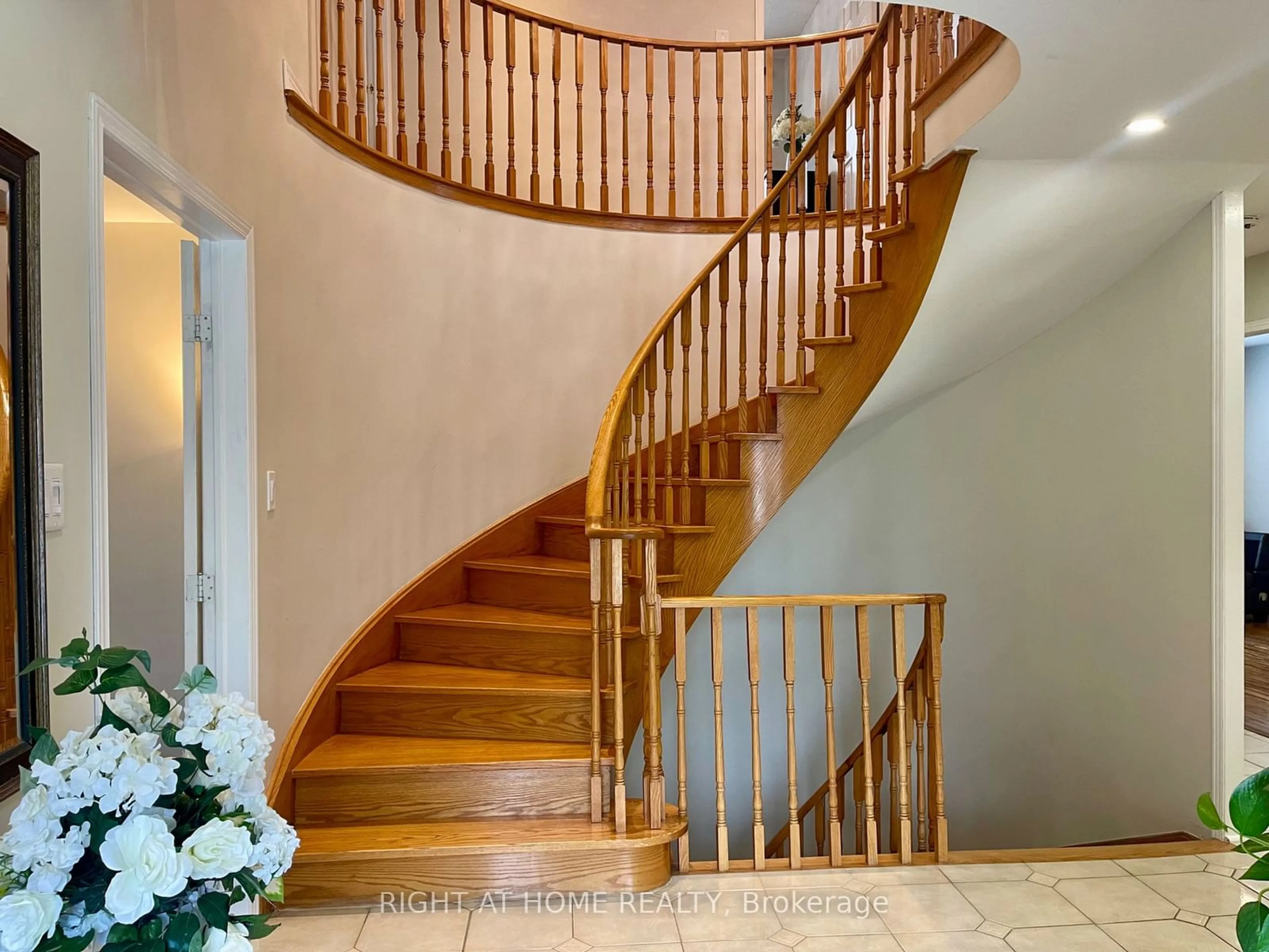 Stairs for 13 Major William Sharpe Dr, Brampton Ontario L6X 3K4