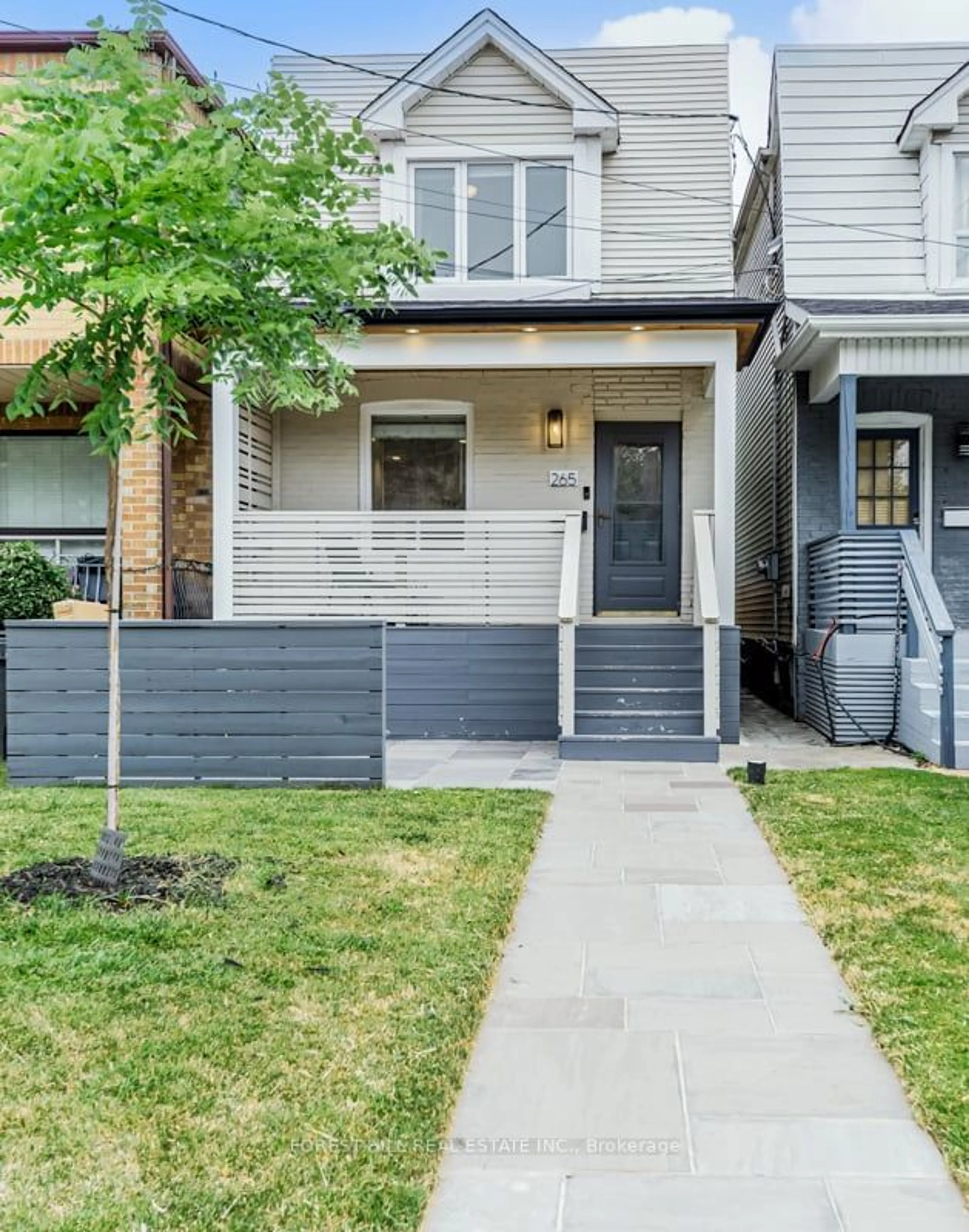 Frontside or backside of a home for 265 Harvie Ave, Toronto Ontario M6E 4L1