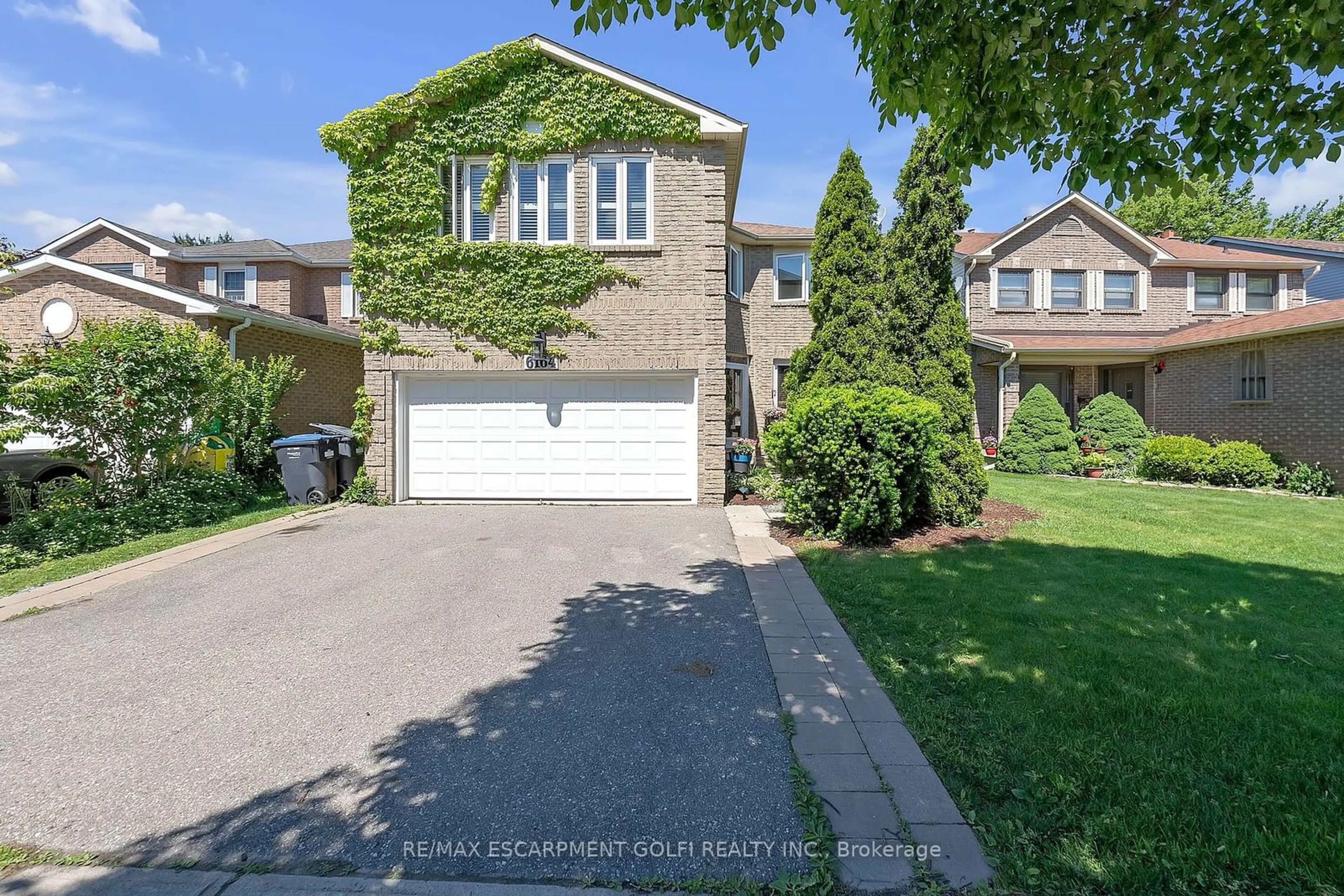 Frontside or backside of a home for 6164 Osprey Blvd, Mississauga Ontario L5N 5W5