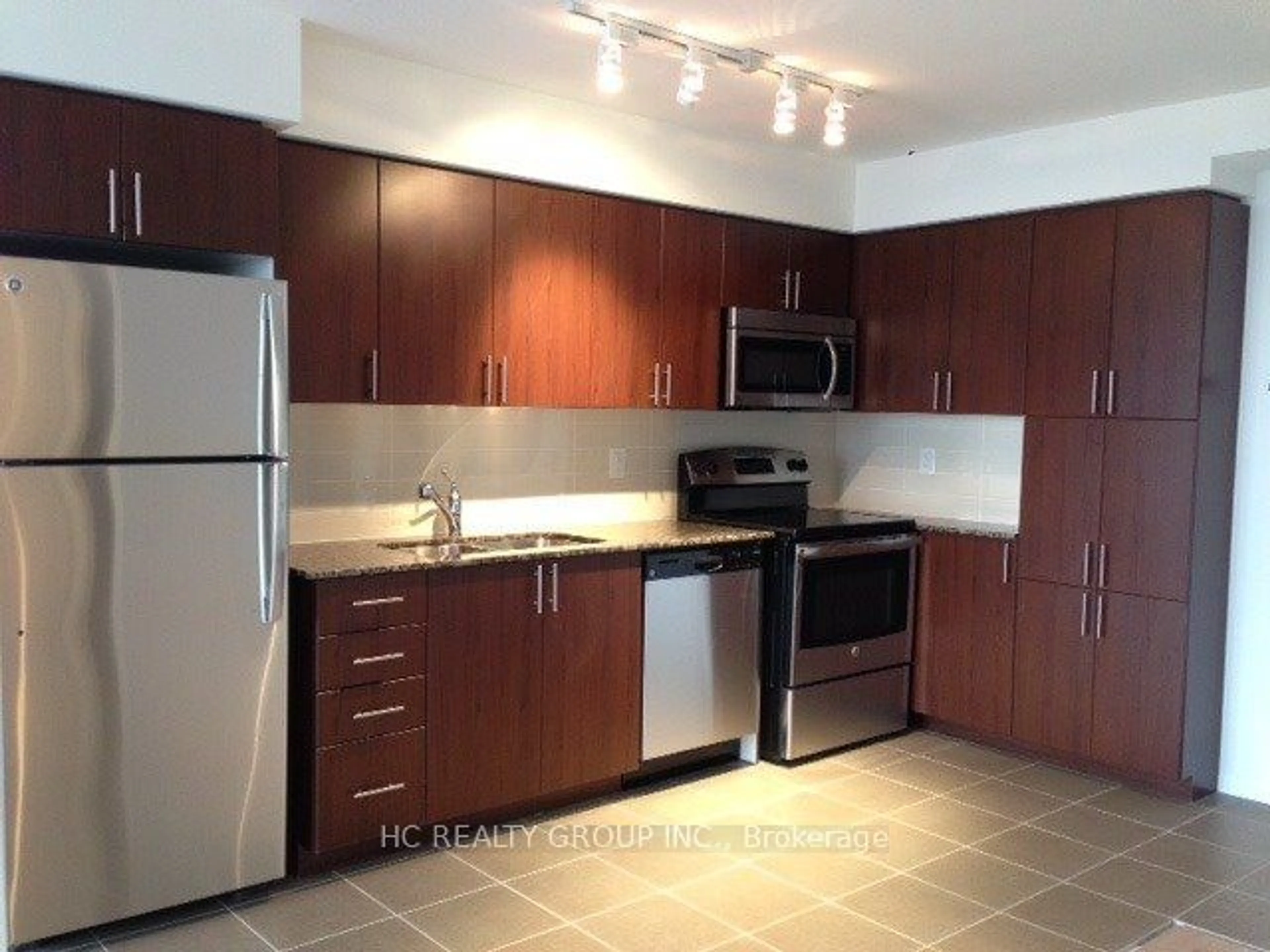 Standard kitchen for 830 Lawrence Ave #2309, Toronto Ontario M6A 0B6