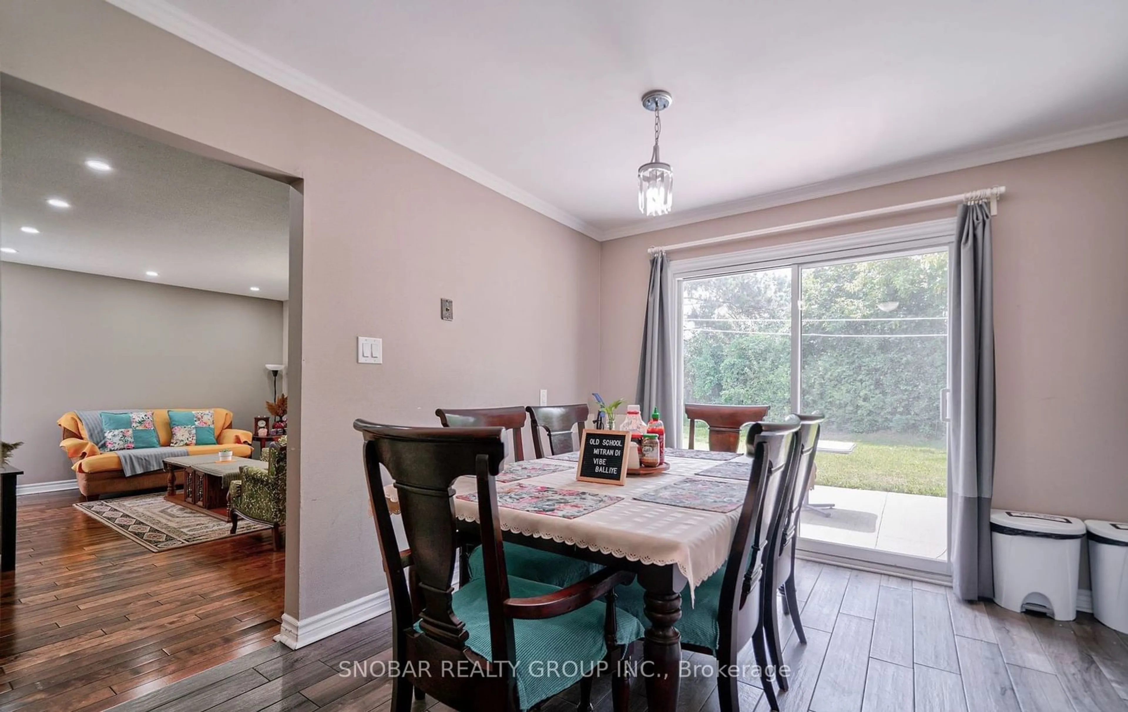 Dining room for 28 Lynmont Rd, Toronto Ontario M9V 3W8