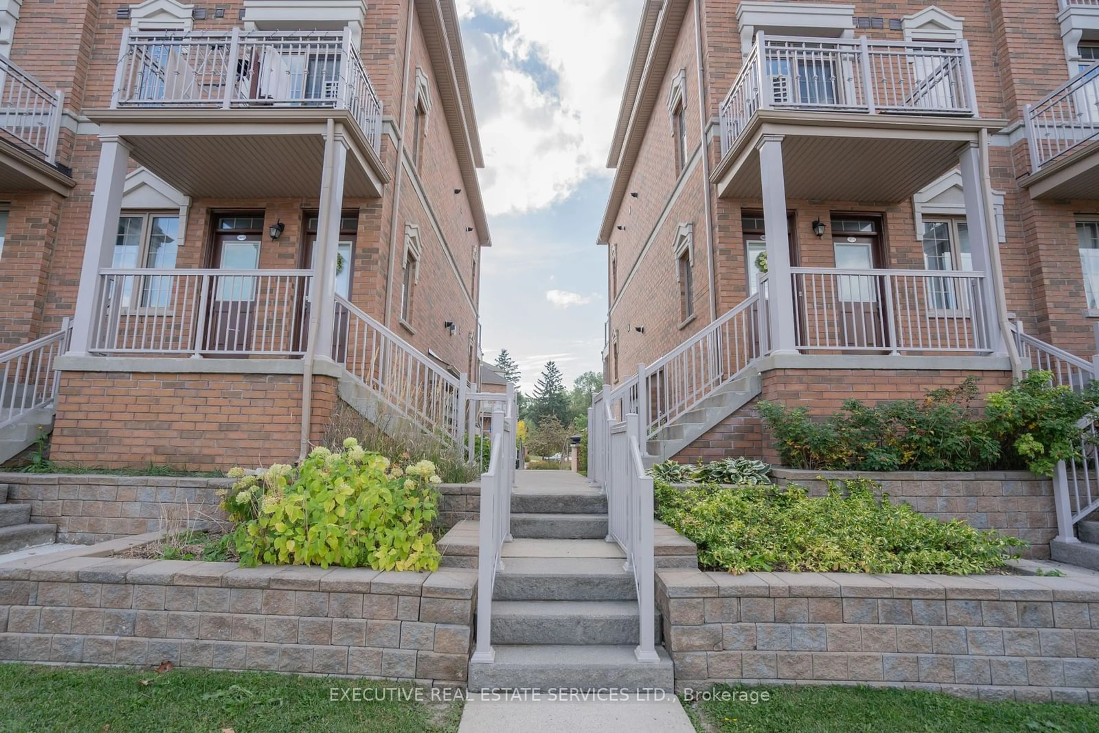A pic from exterior of the house or condo for 180 Howden Blvd #10, Brampton Ontario L6S 0E6