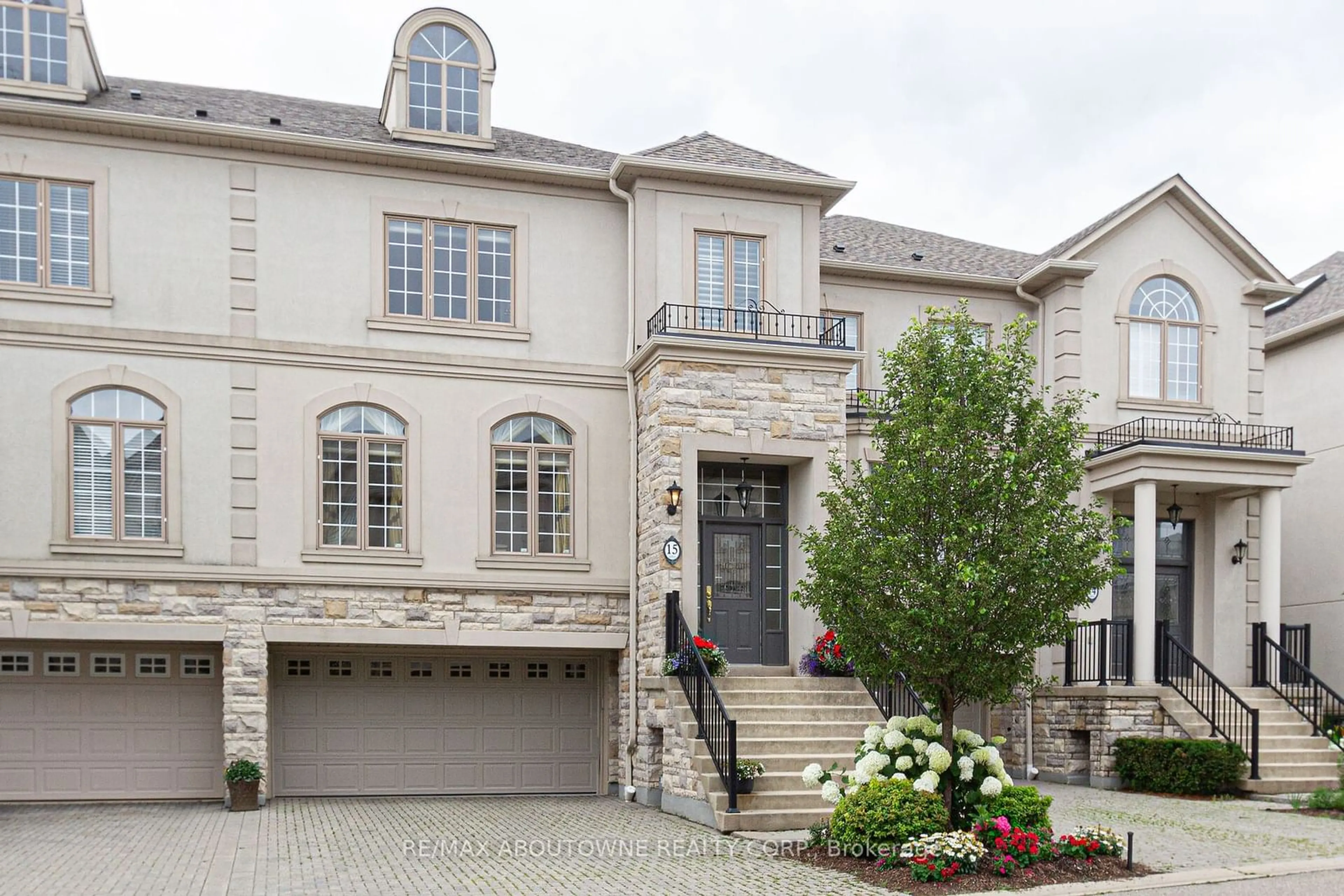 Home with brick exterior material for 2400 Neyagawa Blvd #15, Oakville Ontario L6H 7P5