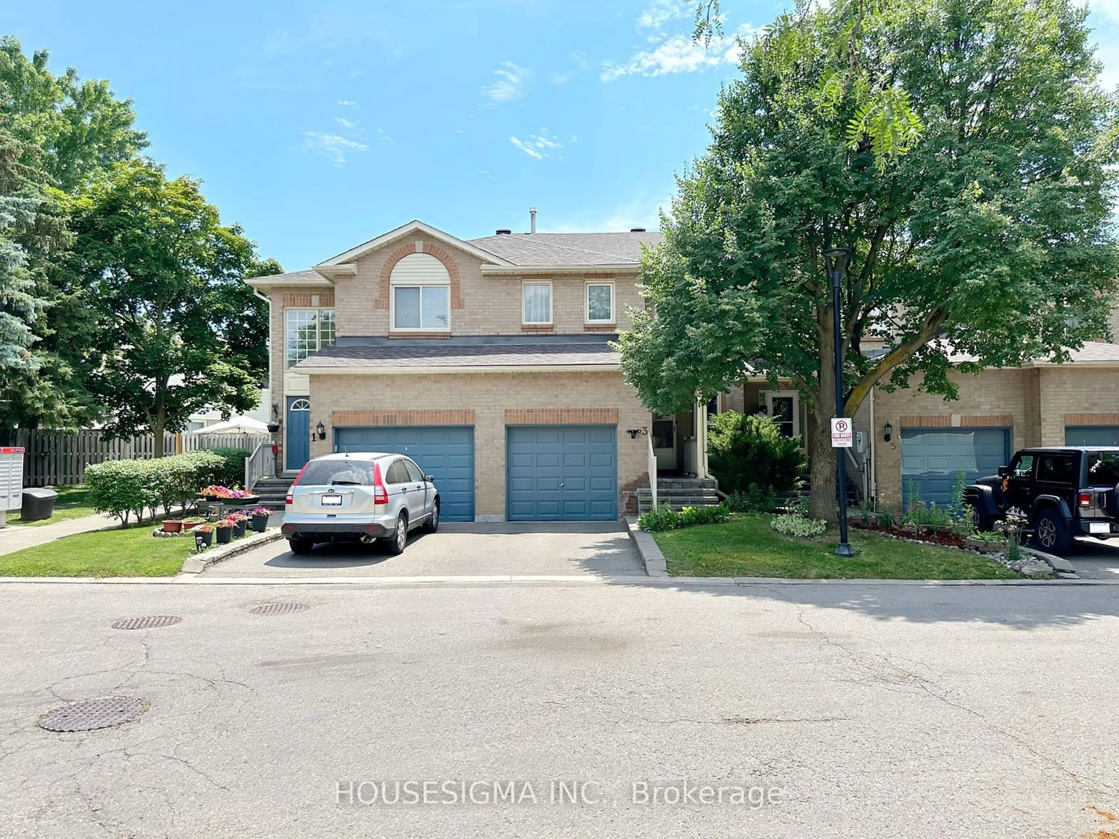 A pic from exterior of the house or condo for 3 Farnham Dr #20, Brampton Ontario L6X 4H7