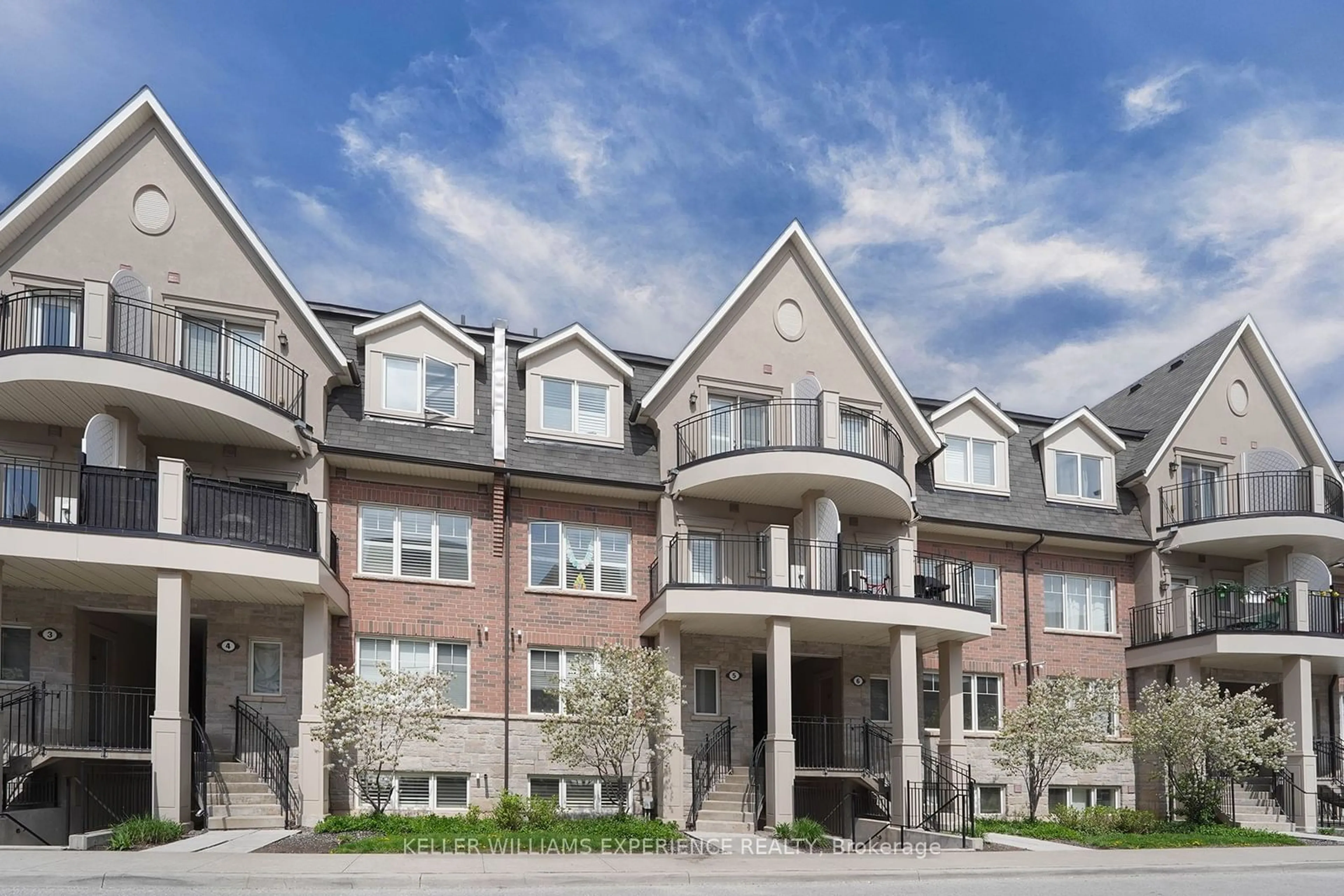 A pic from exterior of the house or condo for 2420 Baronwood Dr #6-4, Oakville Ontario L6M 0X6