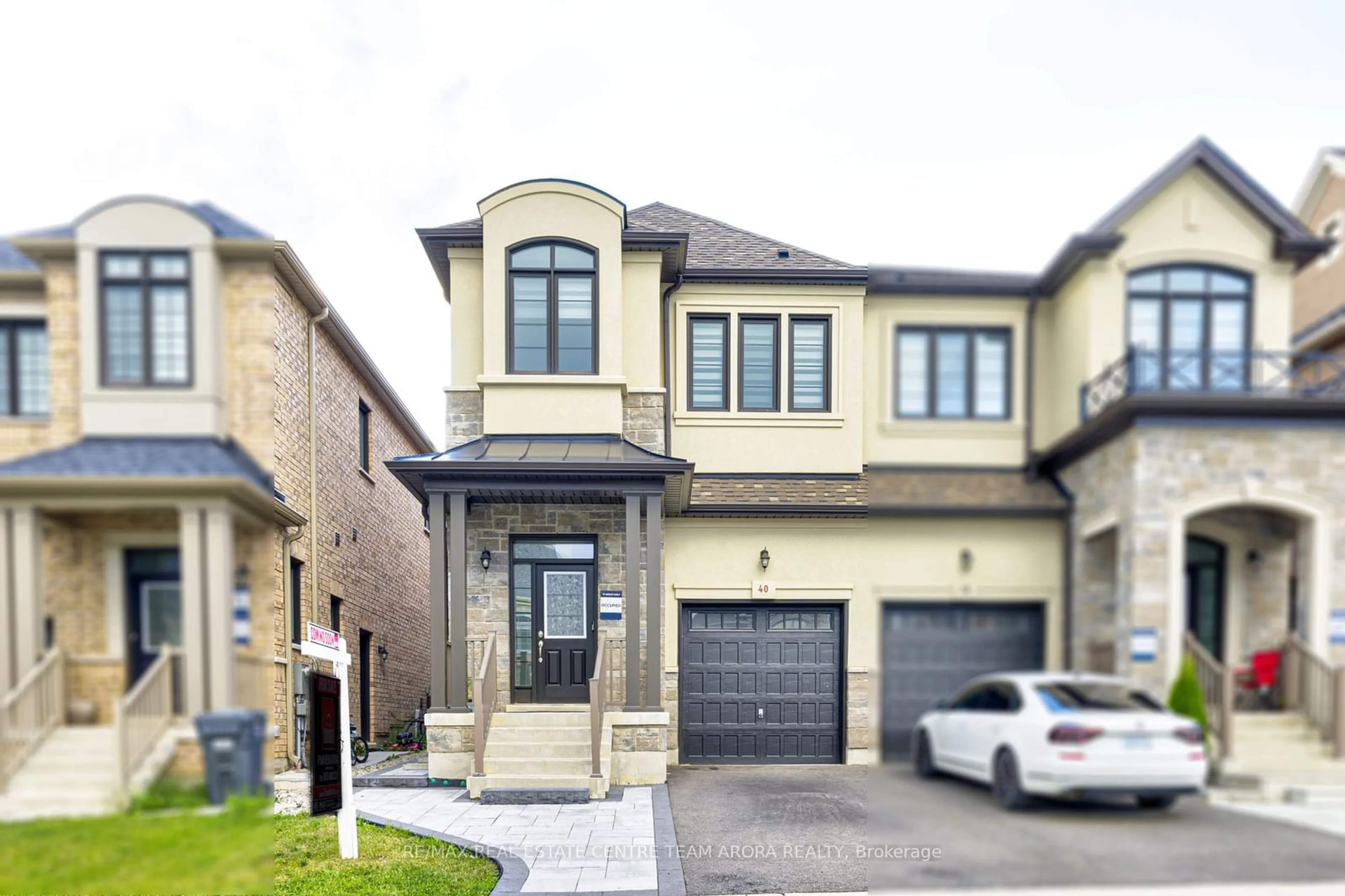 Frontside or backside of a home for 40 Quinton Rdge, Brampton Ontario L6Y 6J4