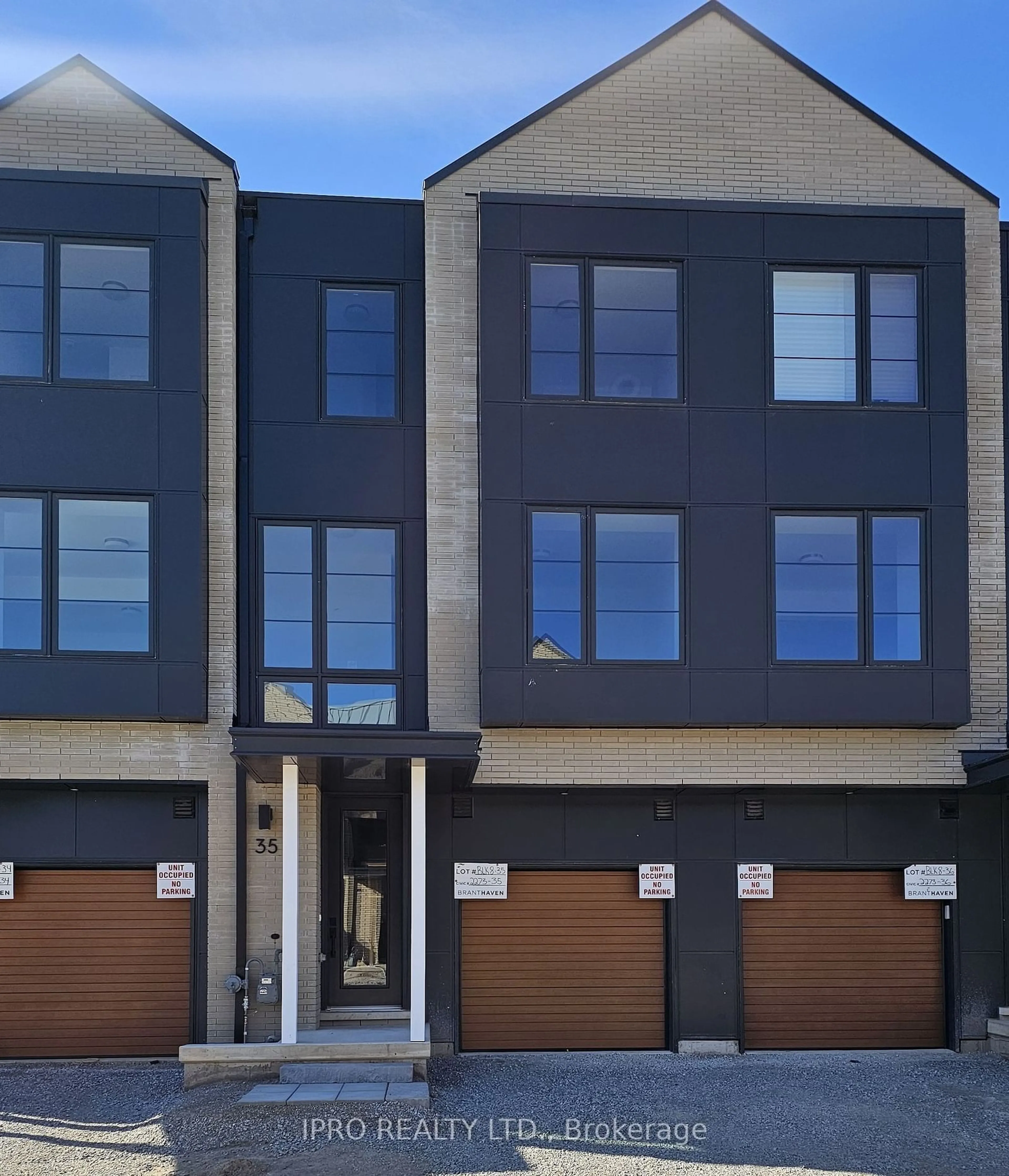 A pic from exterior of the house or condo for 2273 Turnberry Rd #35, Burlington Ontario L7M 2B2