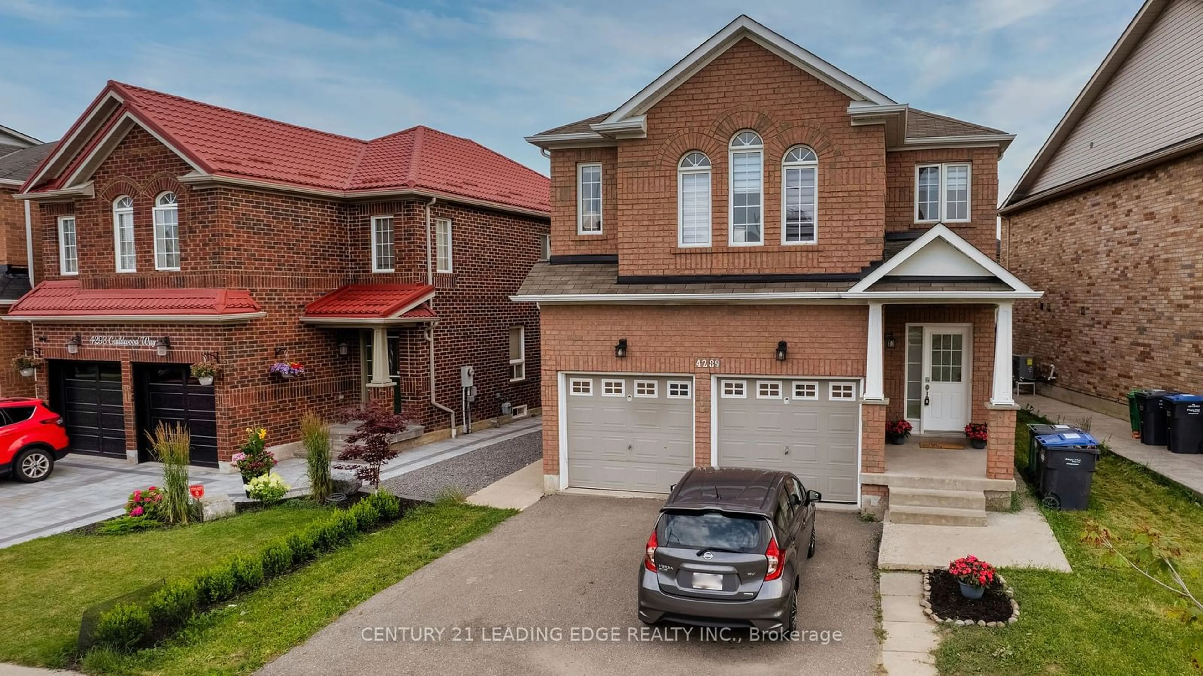 Home with brick exterior material for 4289 Guildwood Way, Mississauga Ontario L5R 0A7