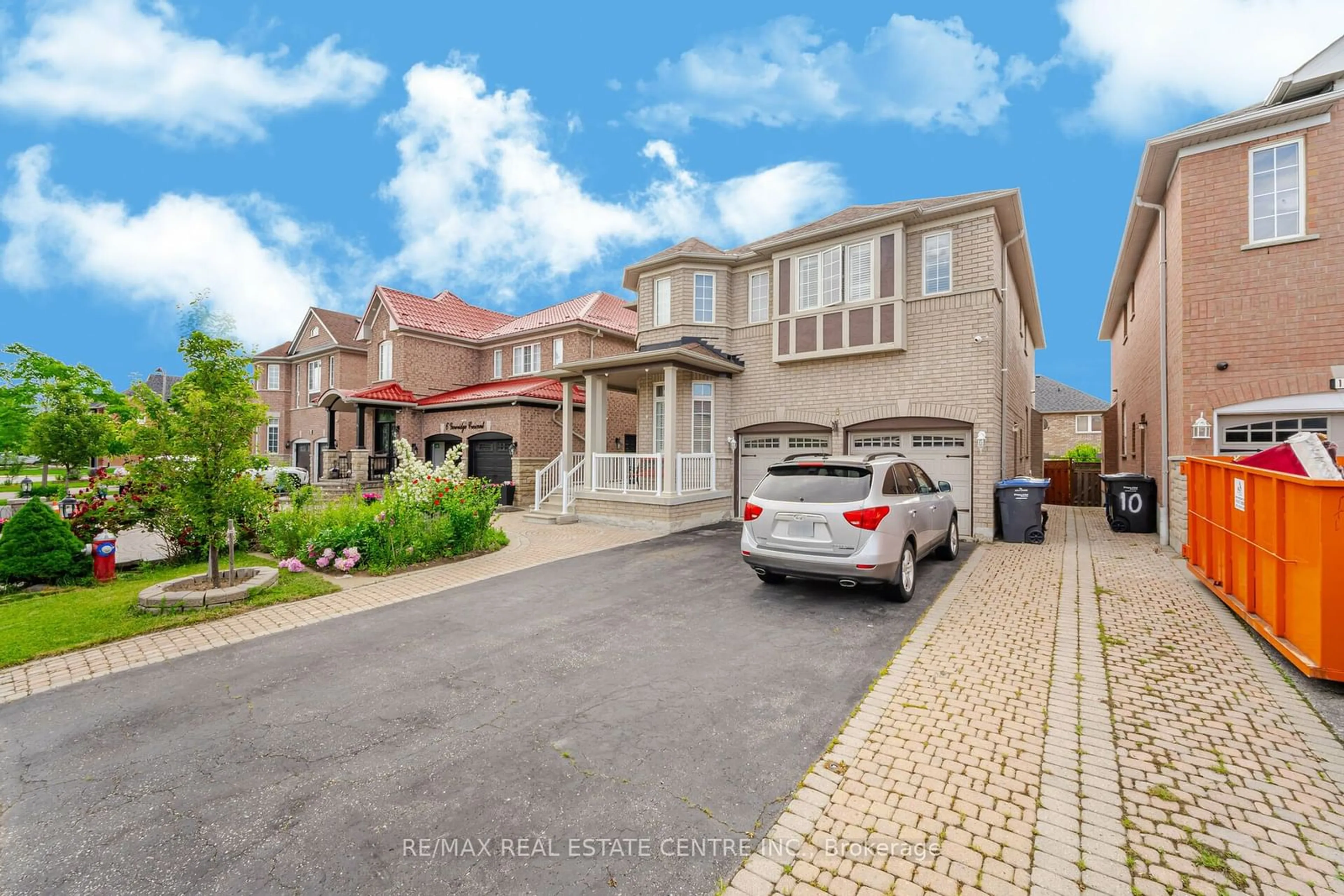 A pic from exterior of the house or condo for 8 Goreridge Cres, Brampton Ontario L6P 1P2