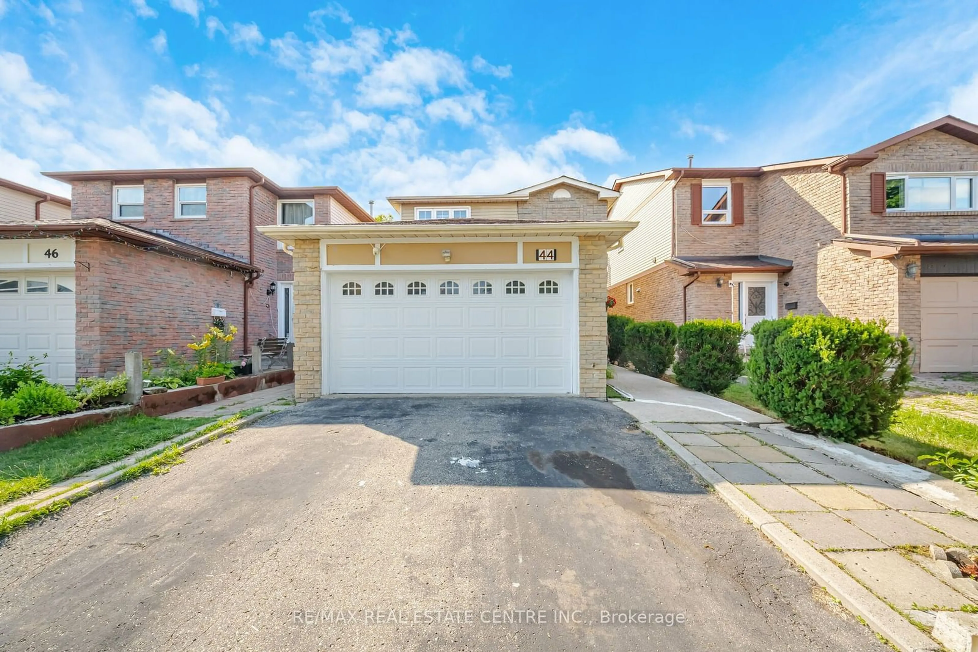 A pic from exterior of the house or condo for 44 Abelard Ave, Brampton Ontario L6Y 2K8