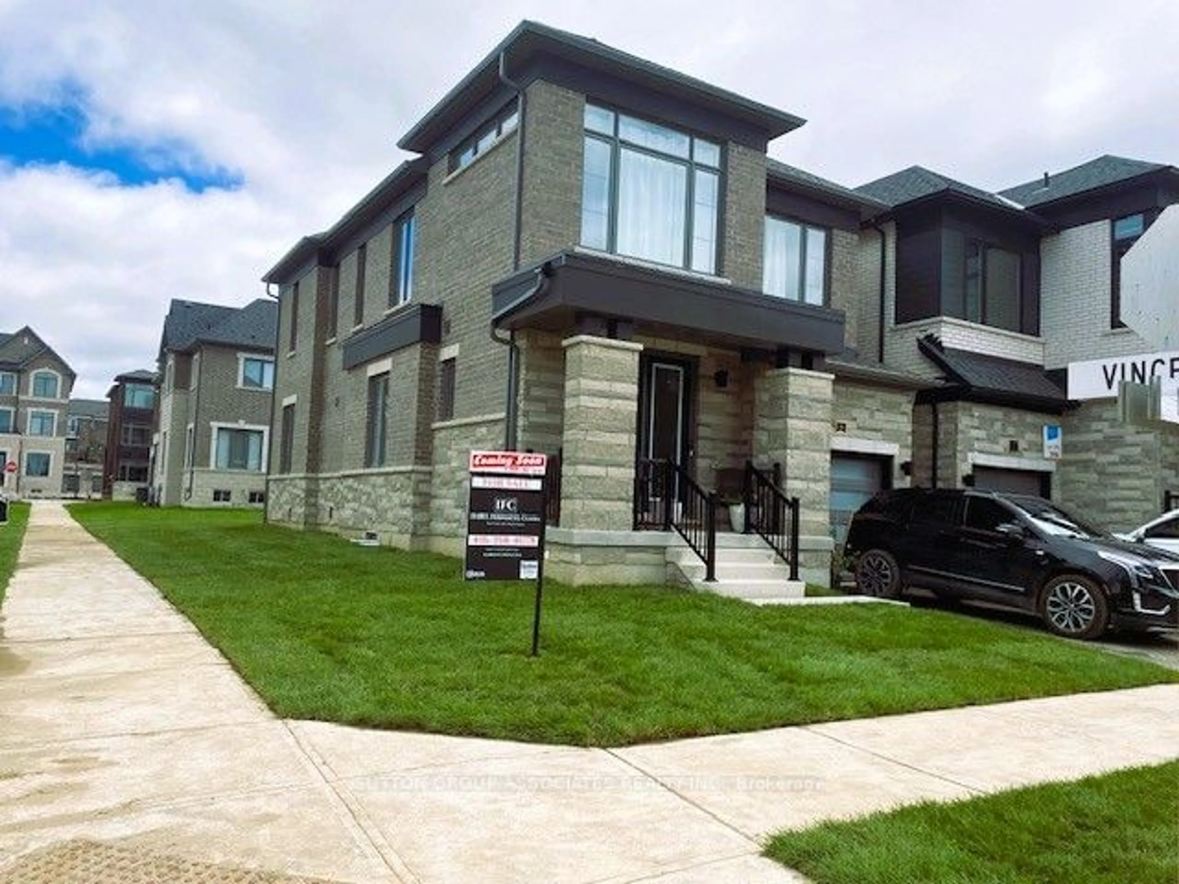A pic from exterior of the house or condo for 31 Ida Terr, Caledon Ontario L7C 1Z9
