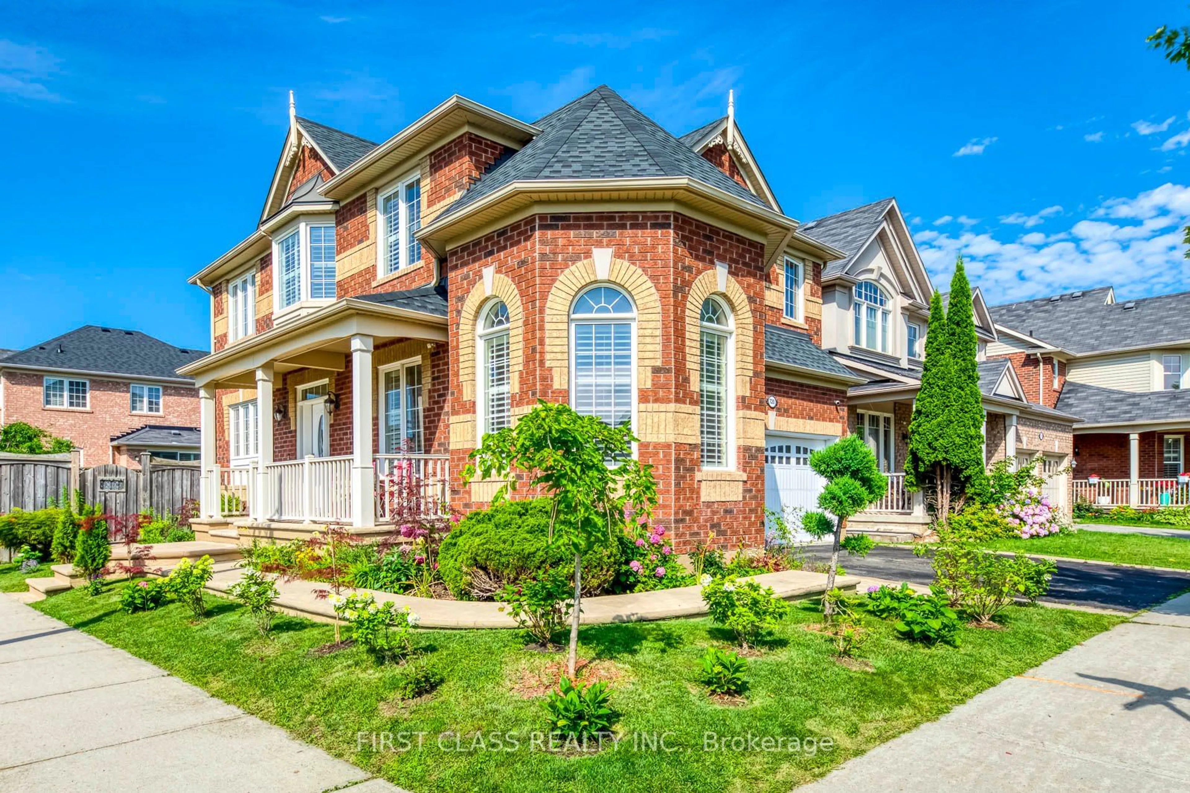 Home with brick exterior material for 720 Savoline Blvd, Milton Ontario L9T 0X4