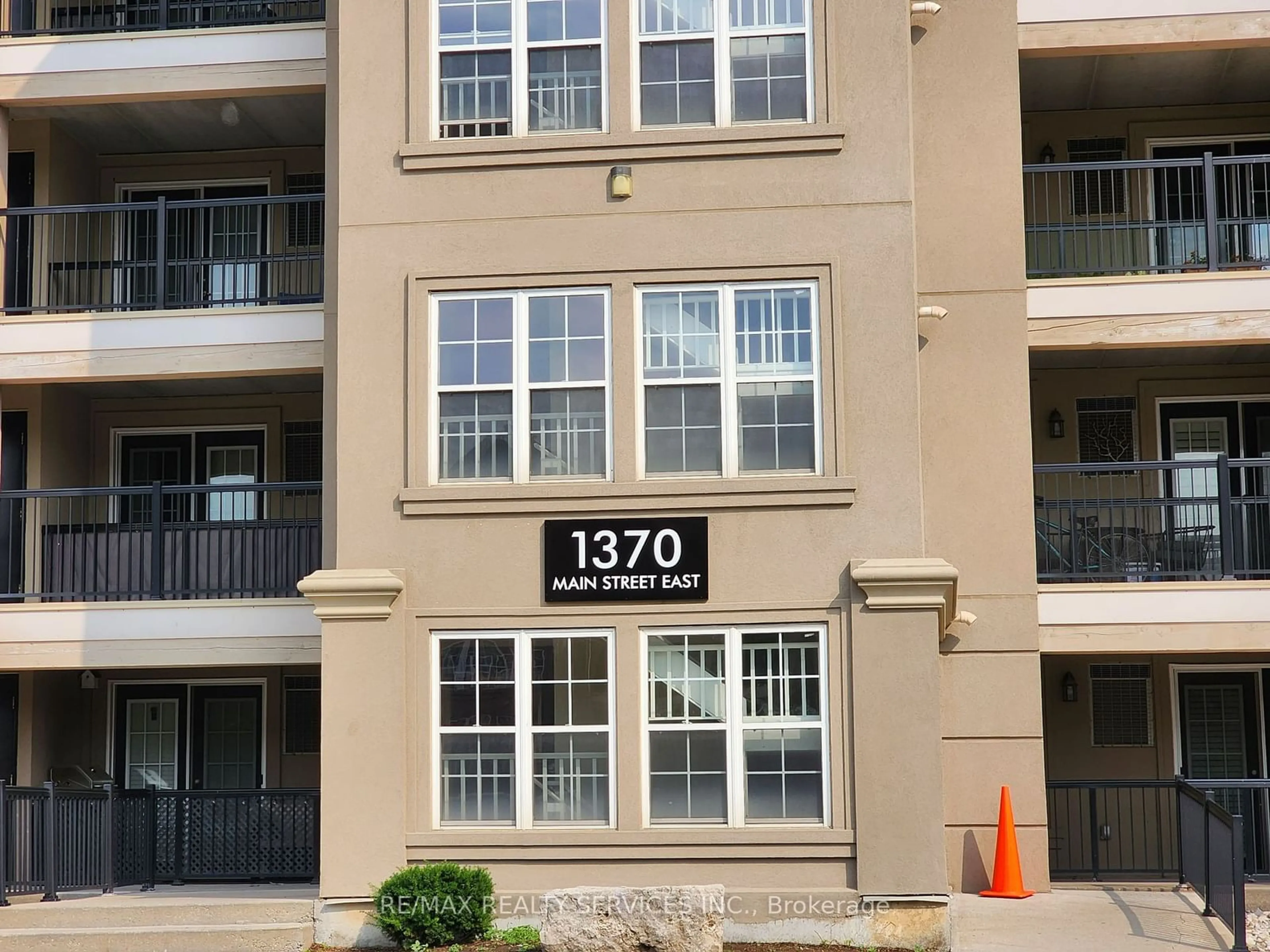 A pic from exterior of the house or condo for 1370 Main St #203, Milton Ontario L9T 7S8