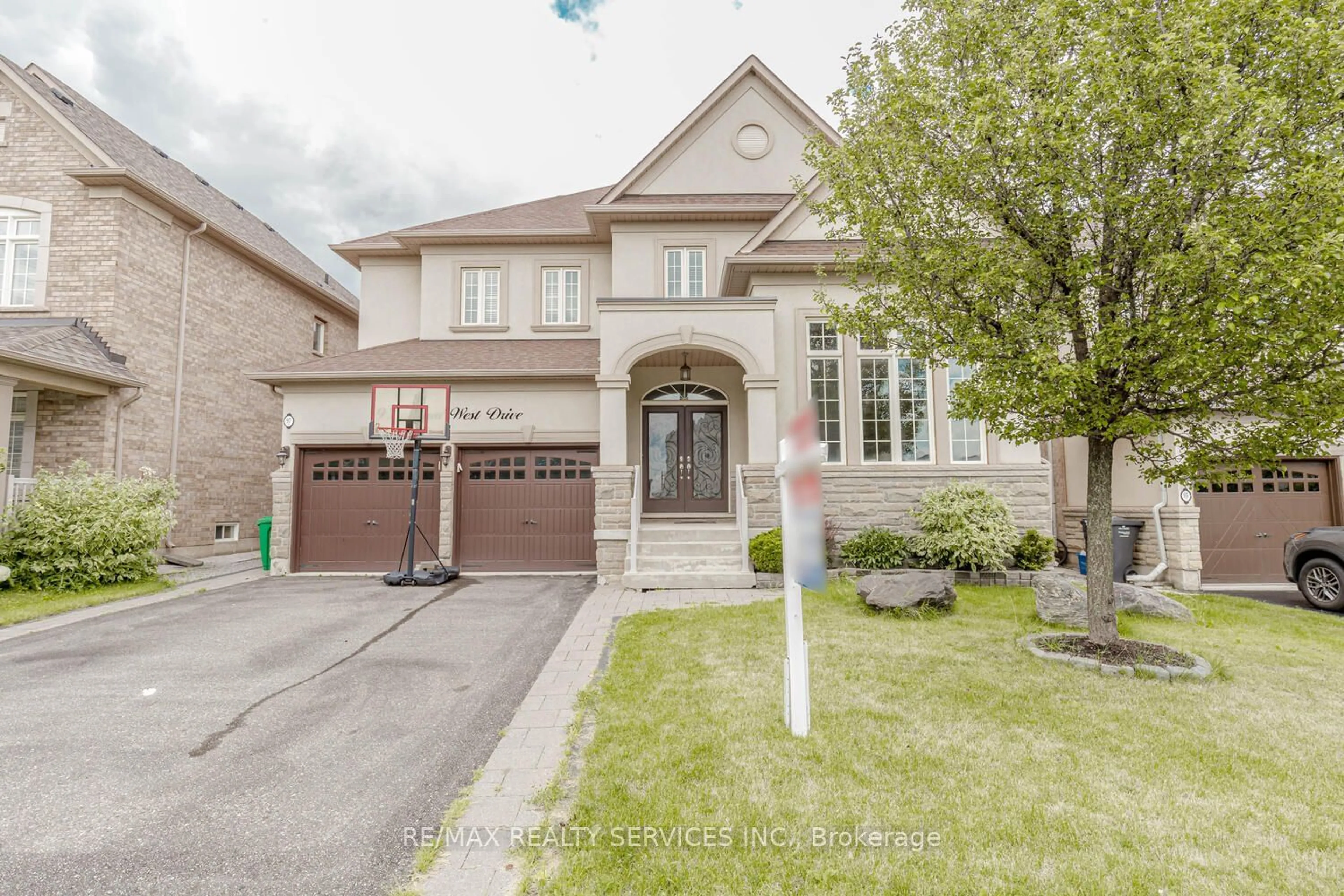 Frontside or backside of a home for 97 Royal West Dr, Brampton Ontario L3K 5V3