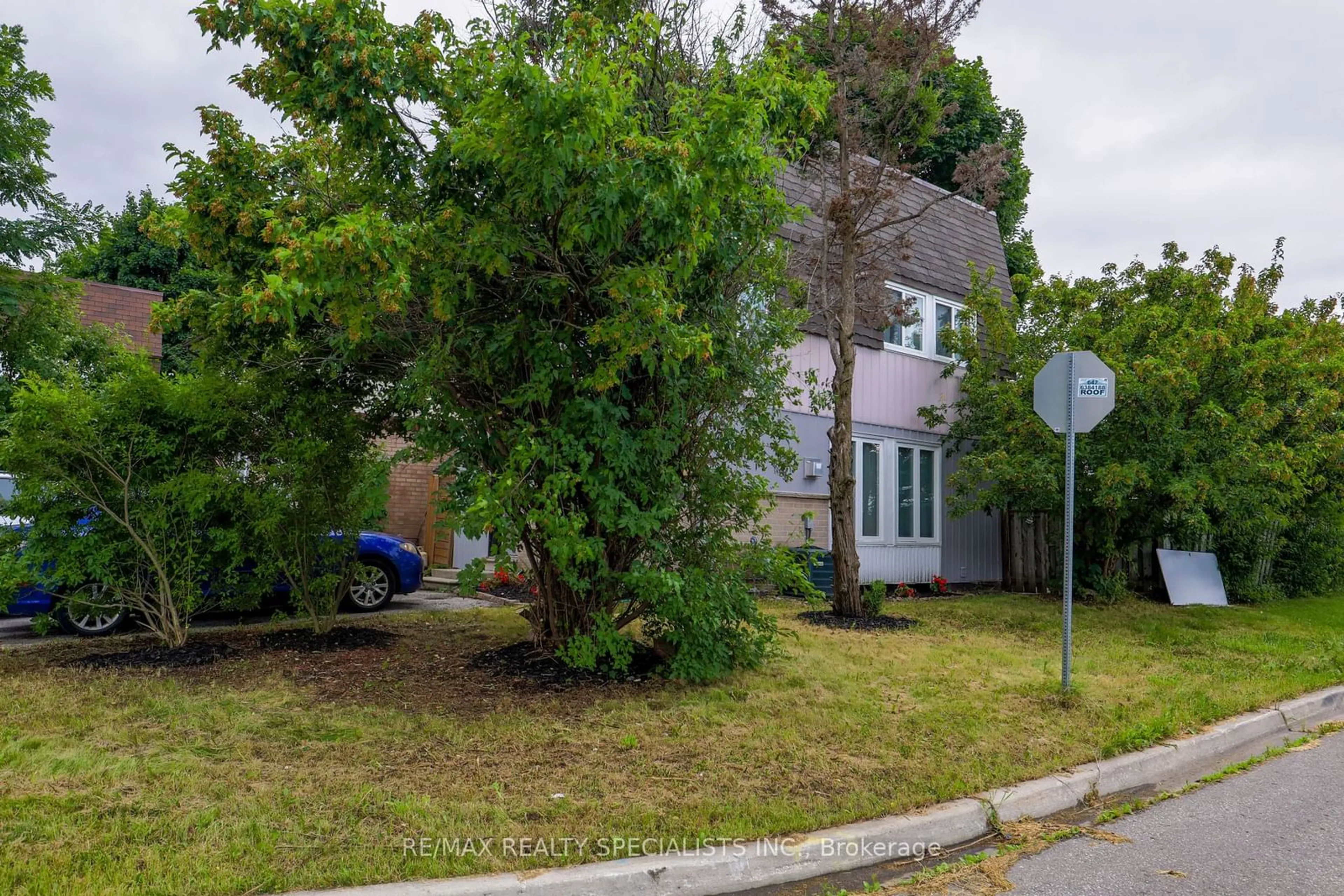 Frontside or backside of a home for 1 Greenarrow Crt, Brampton Ontario L6S 5V1