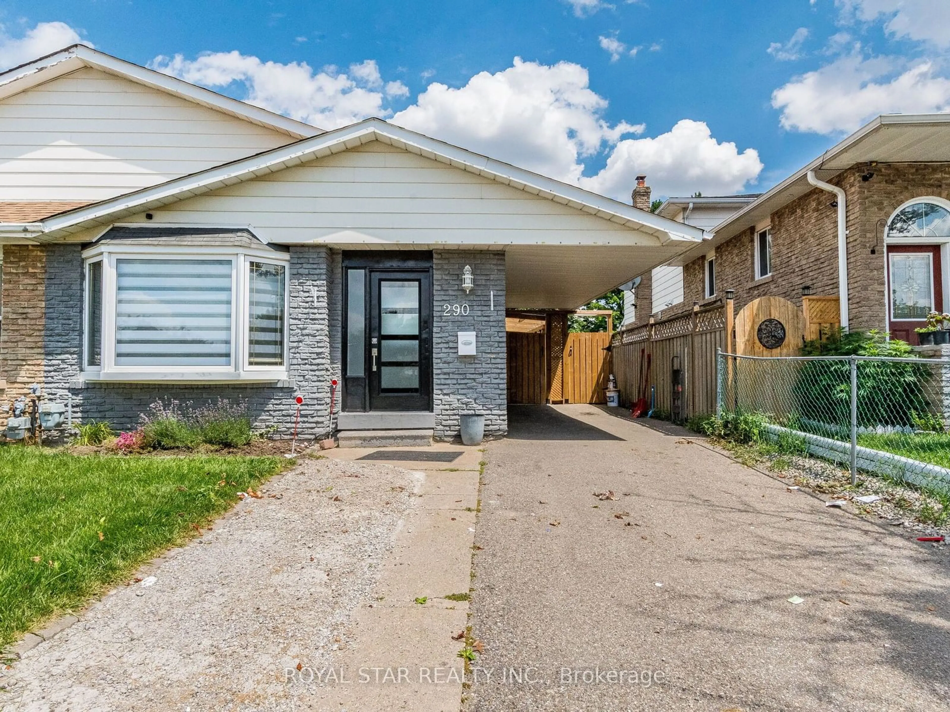 Frontside or backside of a home for 290 Hansen Rd, Brampton Ontario L6V 2Y1