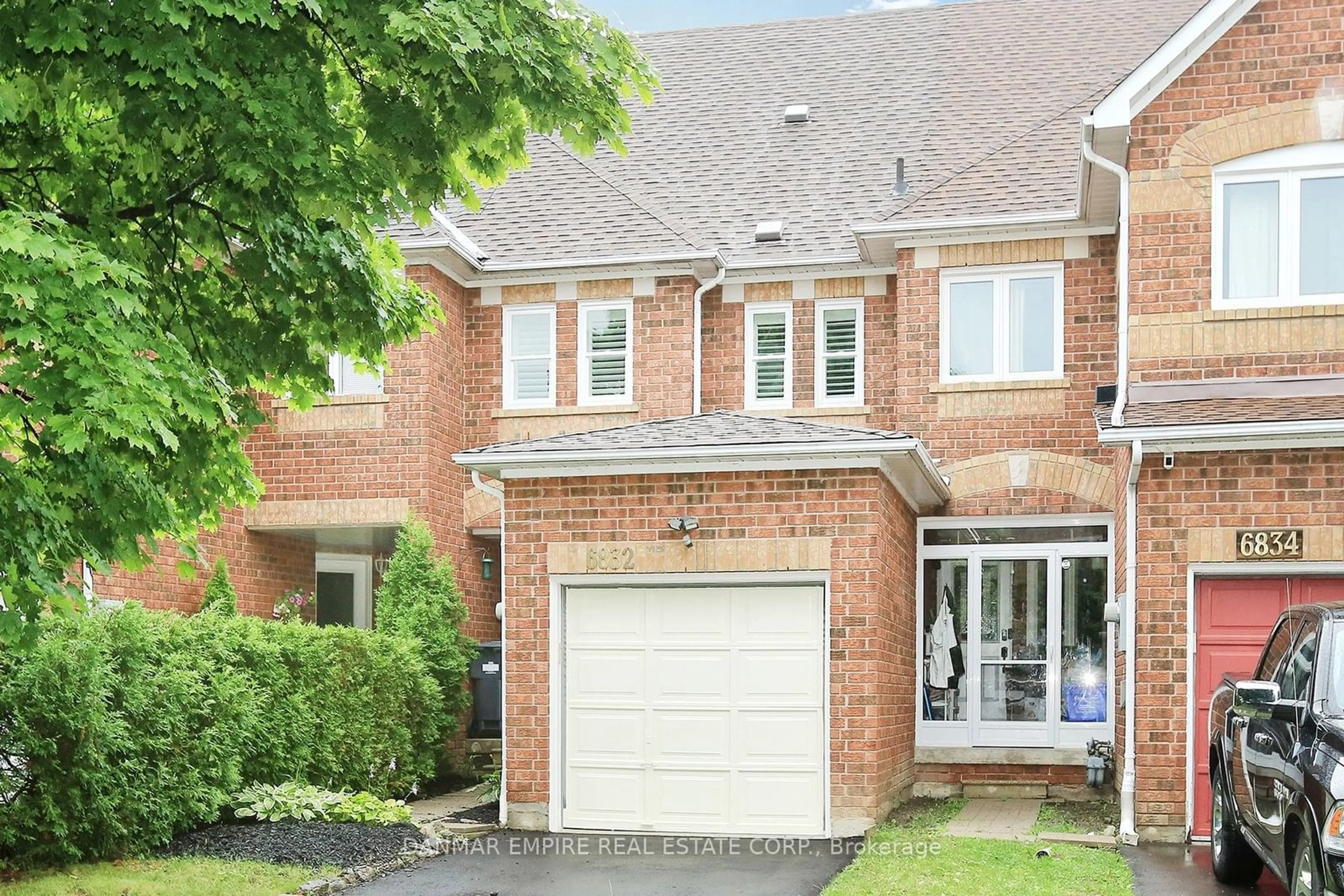 Home with brick exterior material for 6832 Apex Crt, Mississauga Ontario L5N 7H6