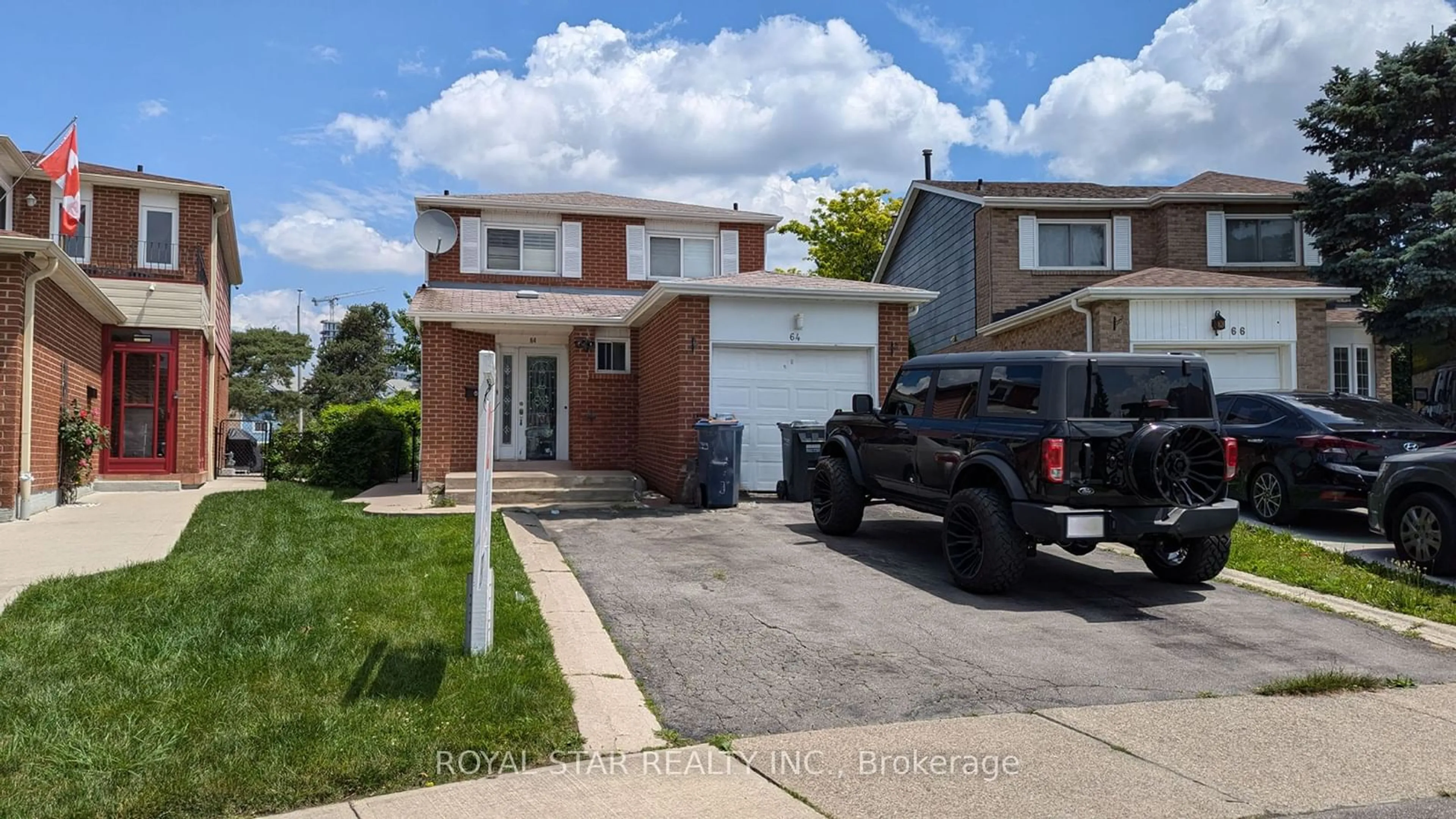 Frontside or backside of a home for 64 Banting Cres, Brampton Ontario L6Y 2K9